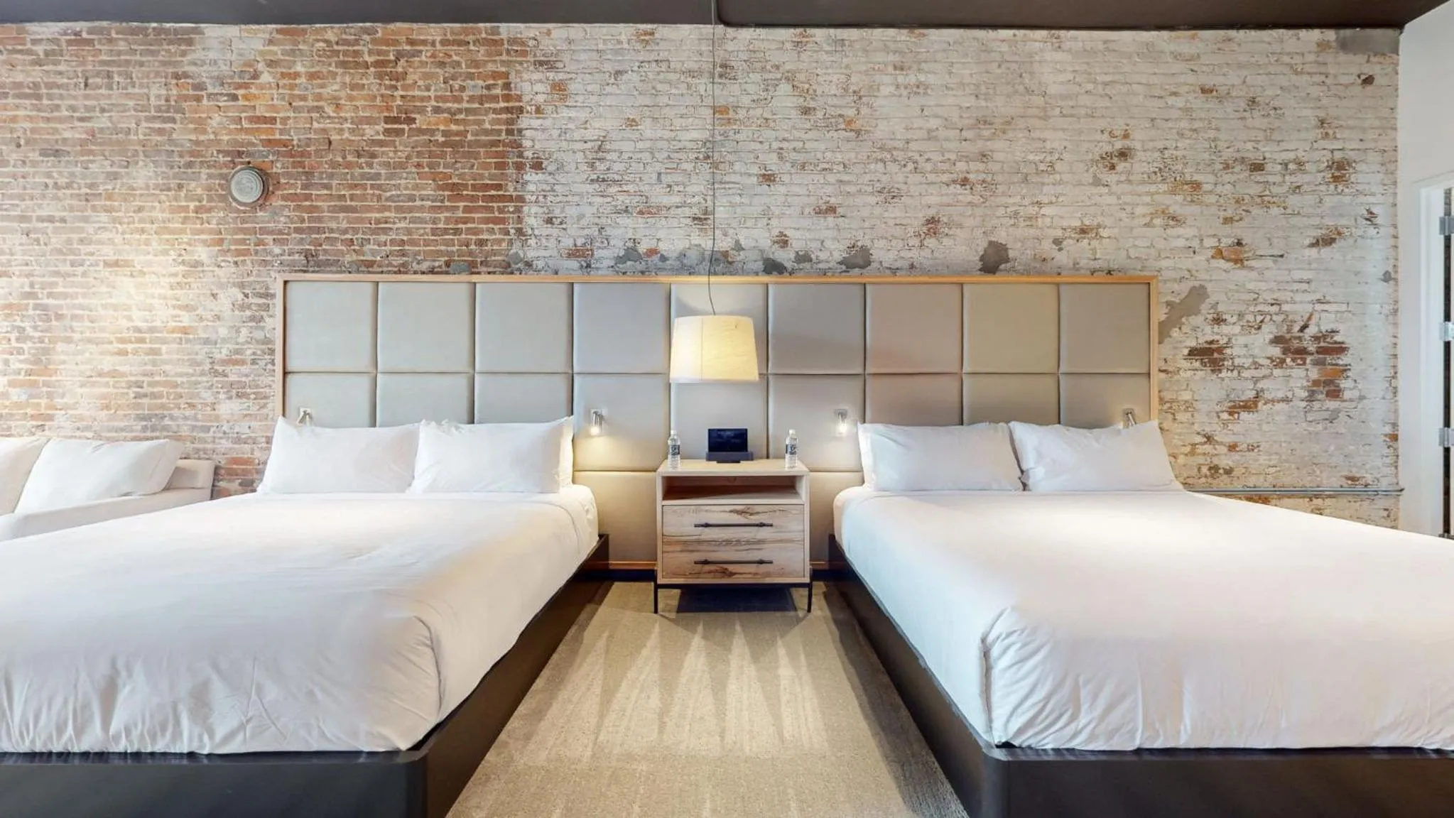 Bed in Studio 154 Hotel