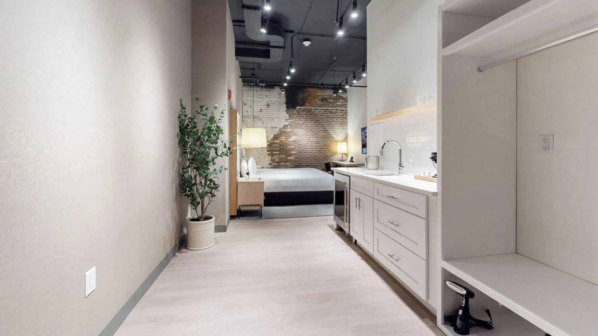 Photo of the whole room, Bed in Studio 154 Hotel