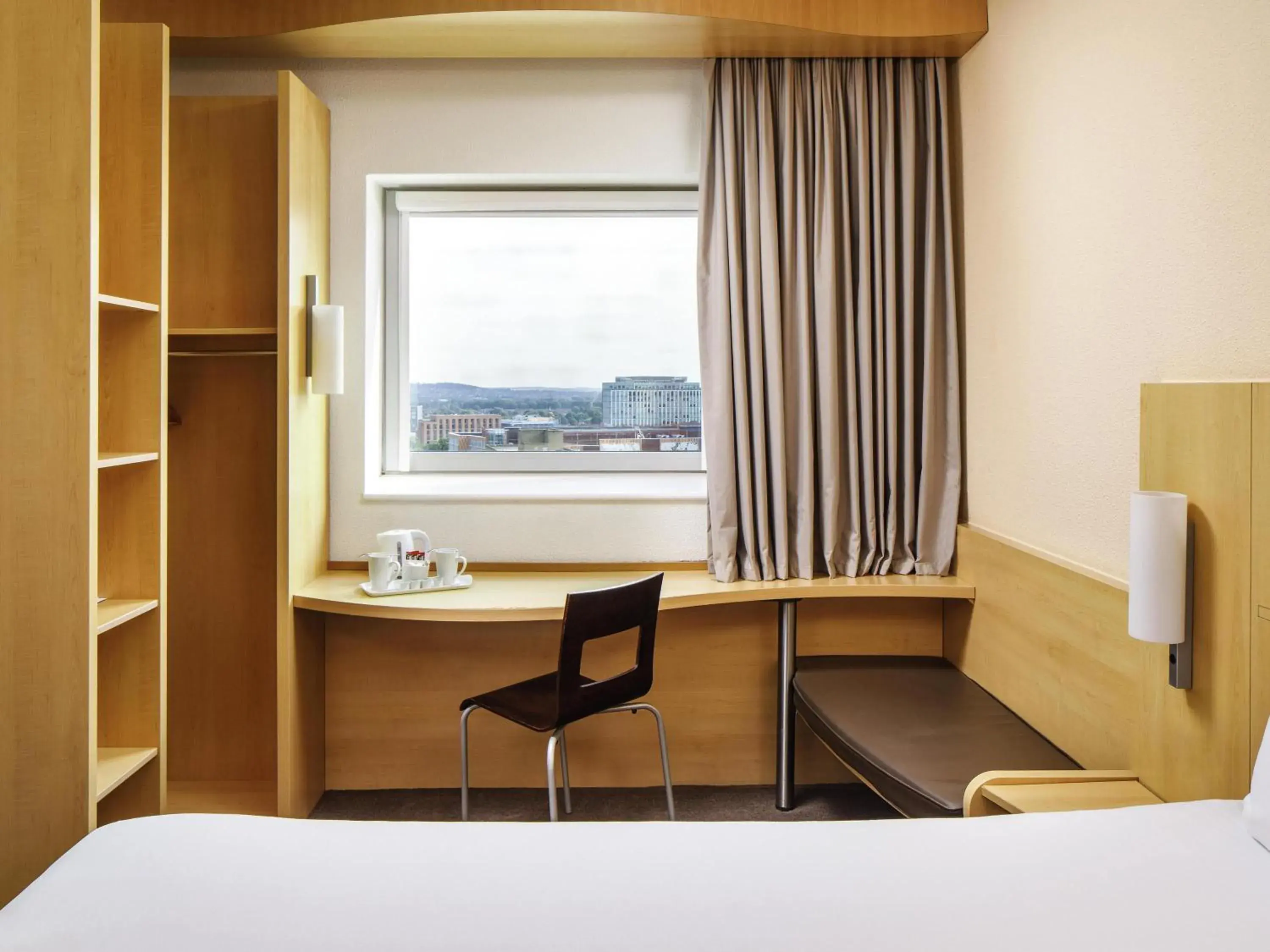 Bedroom, Bed in ibis Nottingham Centre Bedroom, Bed in ibis Nottingham Centre