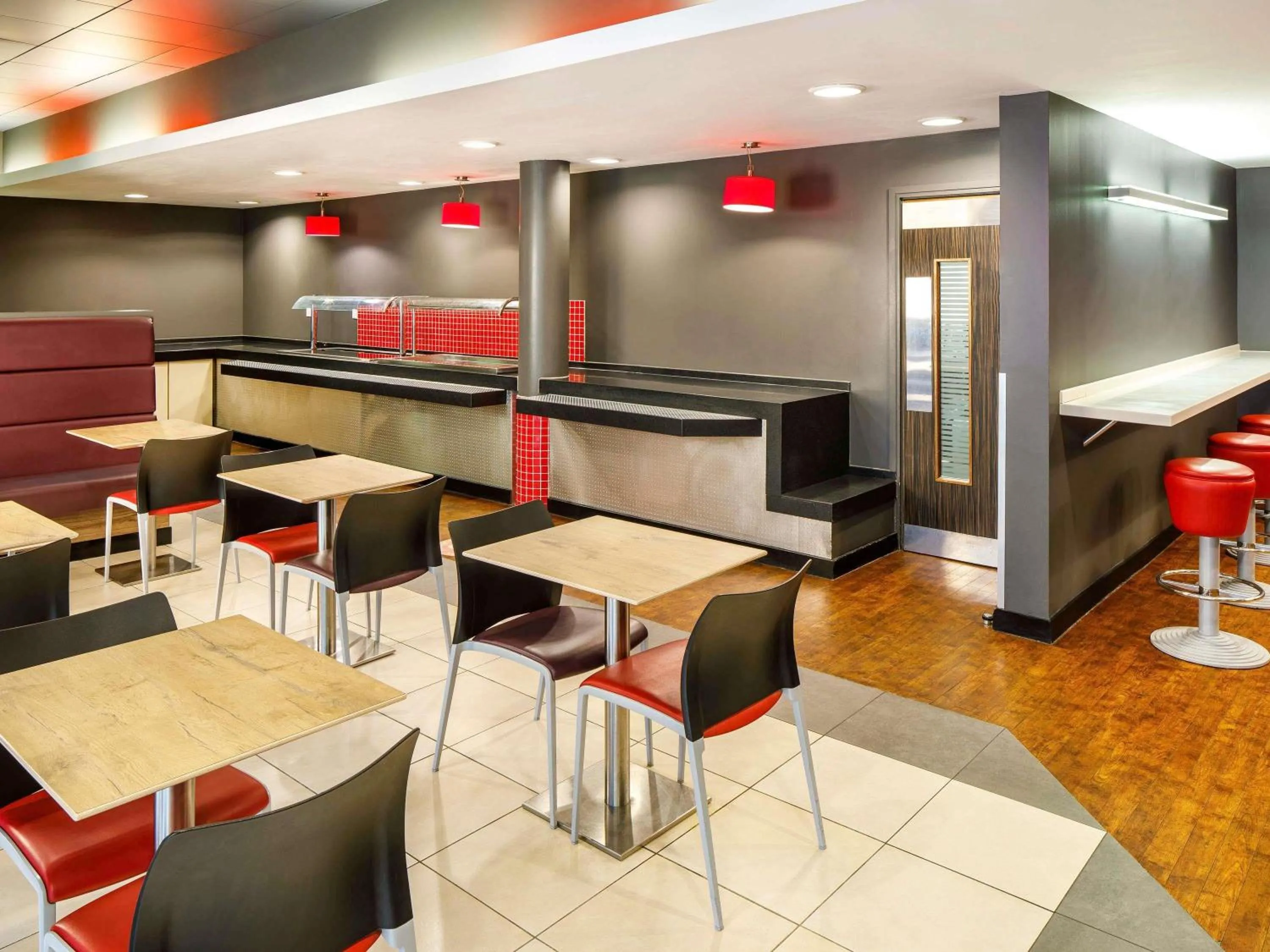 Restaurant/places to eat in ibis Nottingham Centre