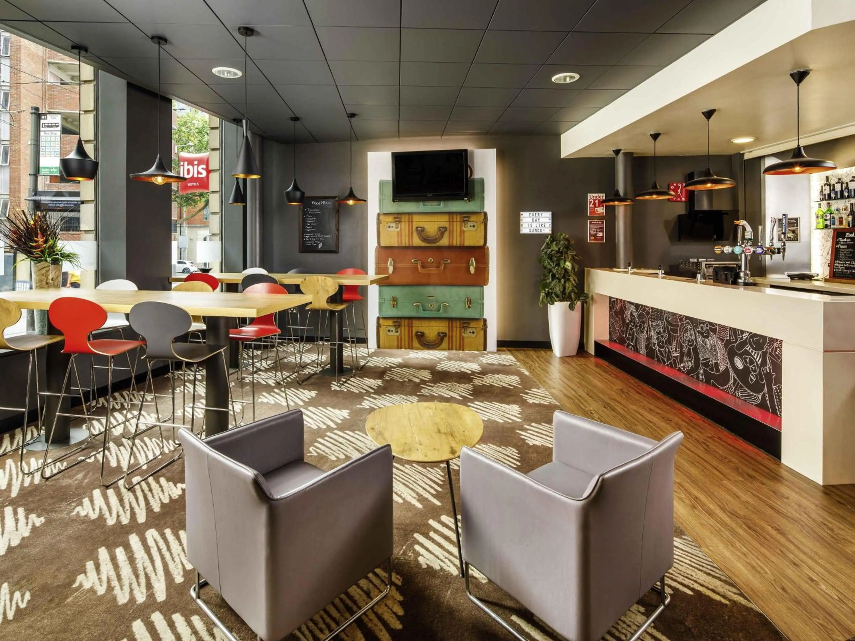 Lounge or bar in ibis Nottingham Centre