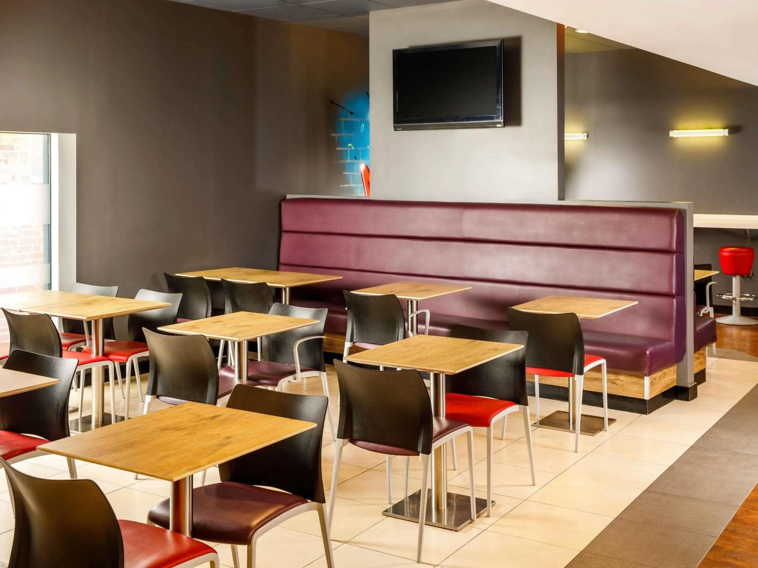 Restaurant/places to eat in ibis Nottingham Centre