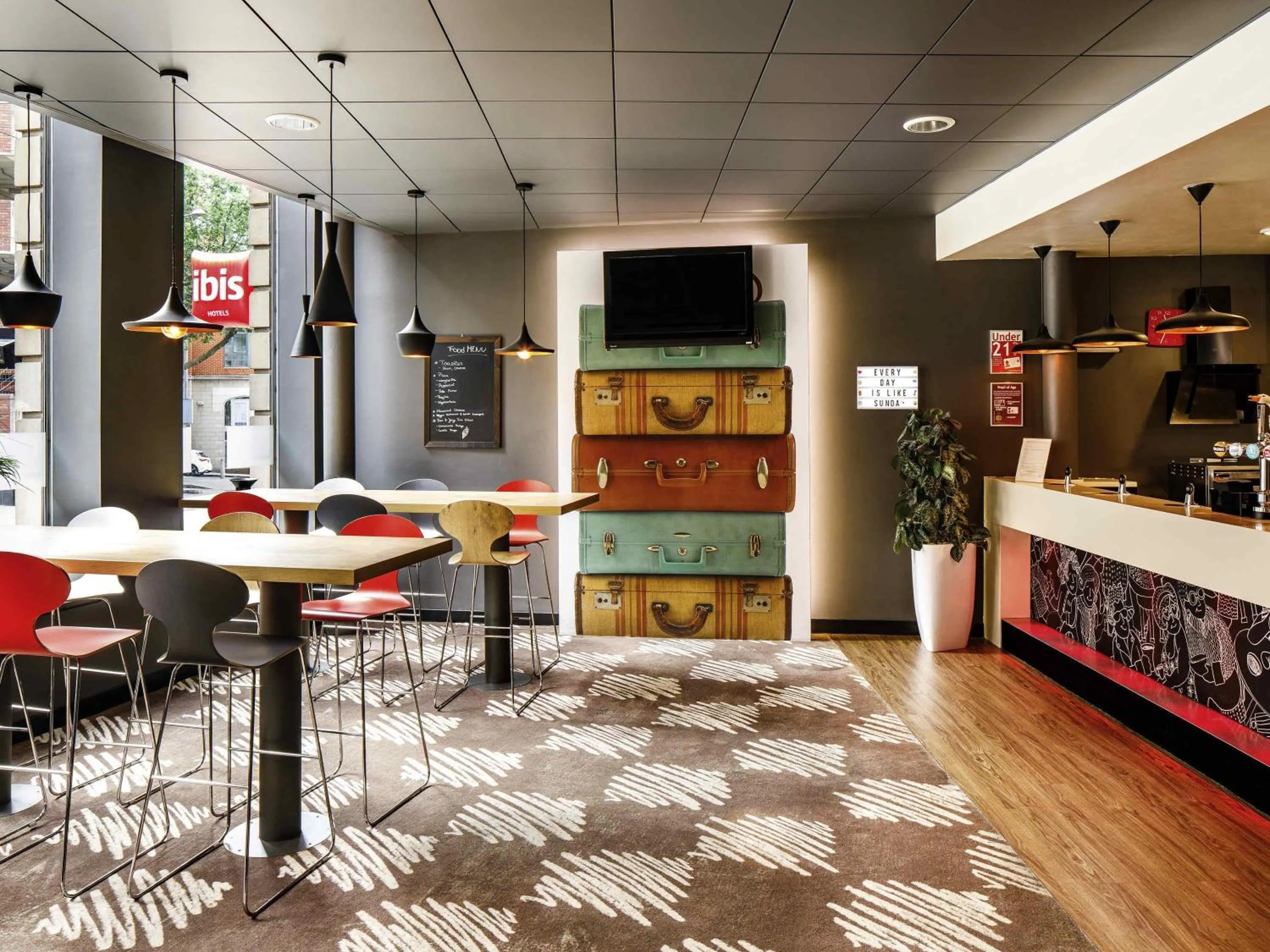 Lounge or bar in ibis Nottingham Centre