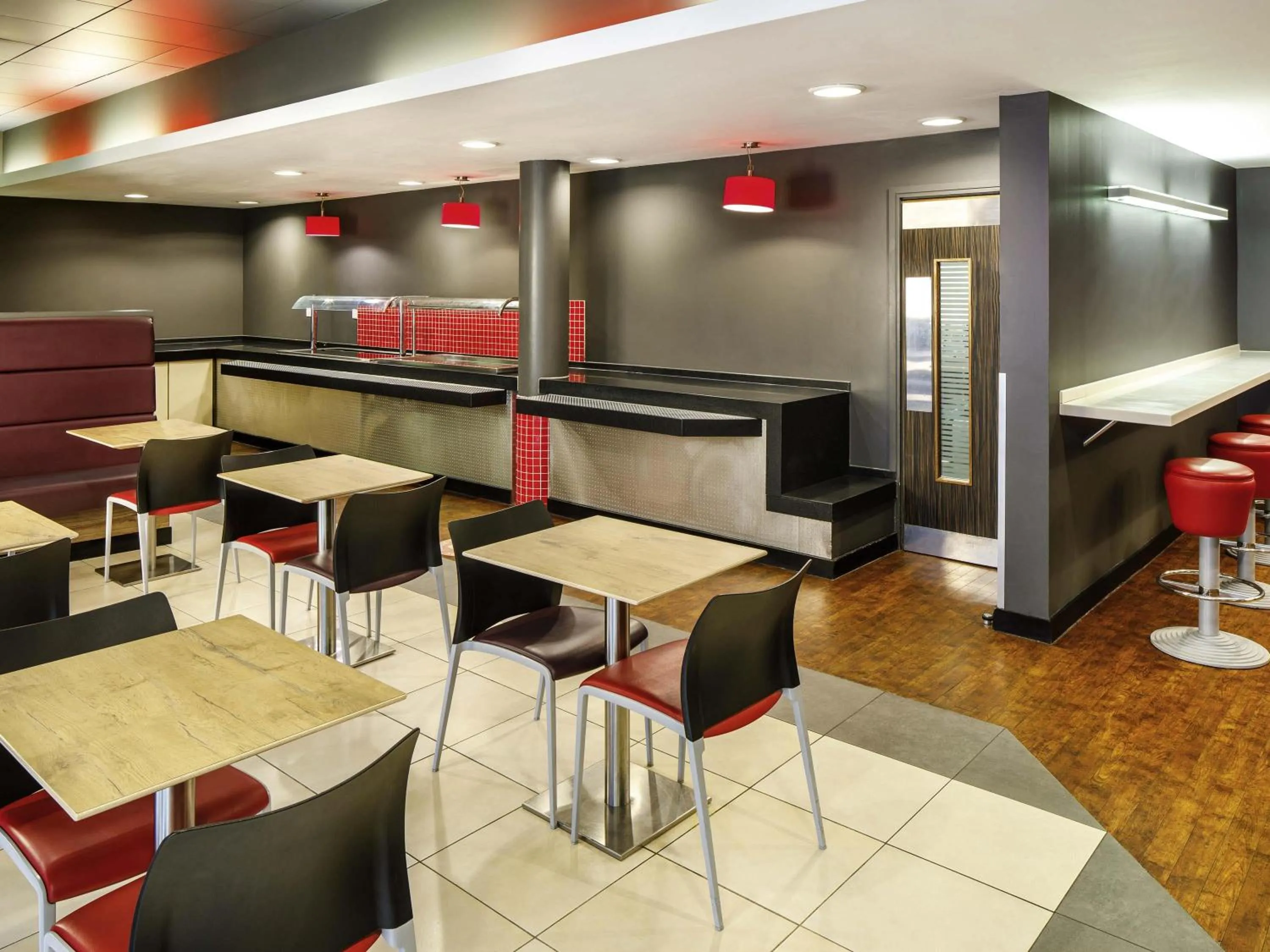 Restaurant/places to eat in ibis Nottingham Centre