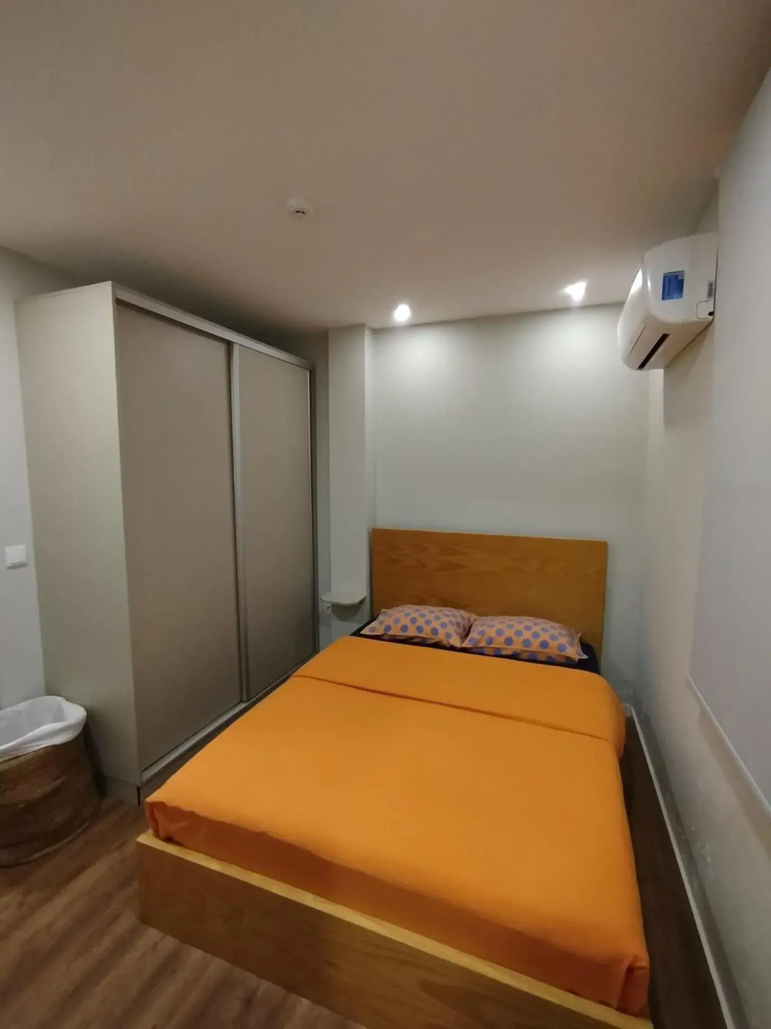Double Room with Shared Toilet in Hostel Criativo do Sabugueiro Double Room with Shared Toilet in Hostel Criativo do Sabugueiro