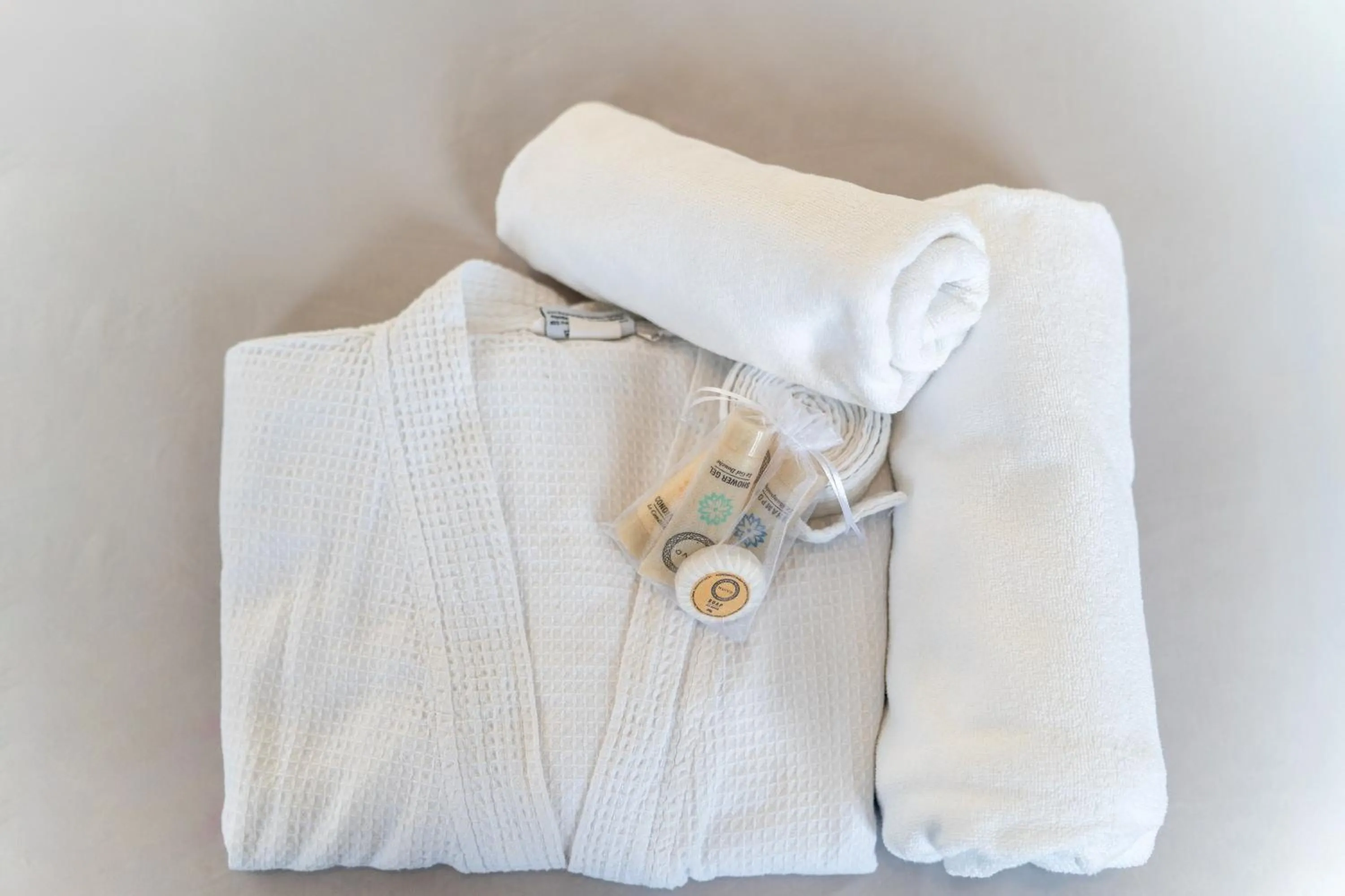 towels in Château Fourclins Domaine privatif 15 personnes Parc & Bassin naturel Proche Toulouse