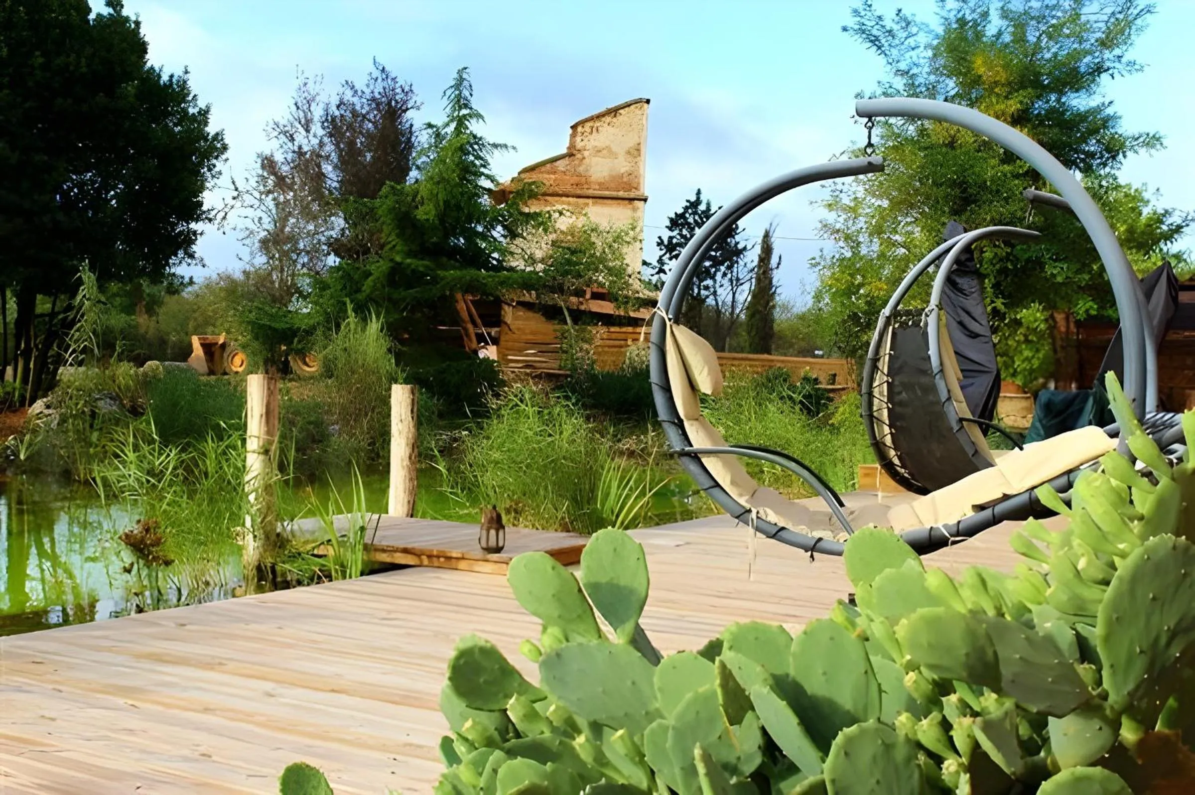 Natural landscape in Château Fourclins Domaine privatif 15 personnes Parc & Bassin naturel Proche Toulouse