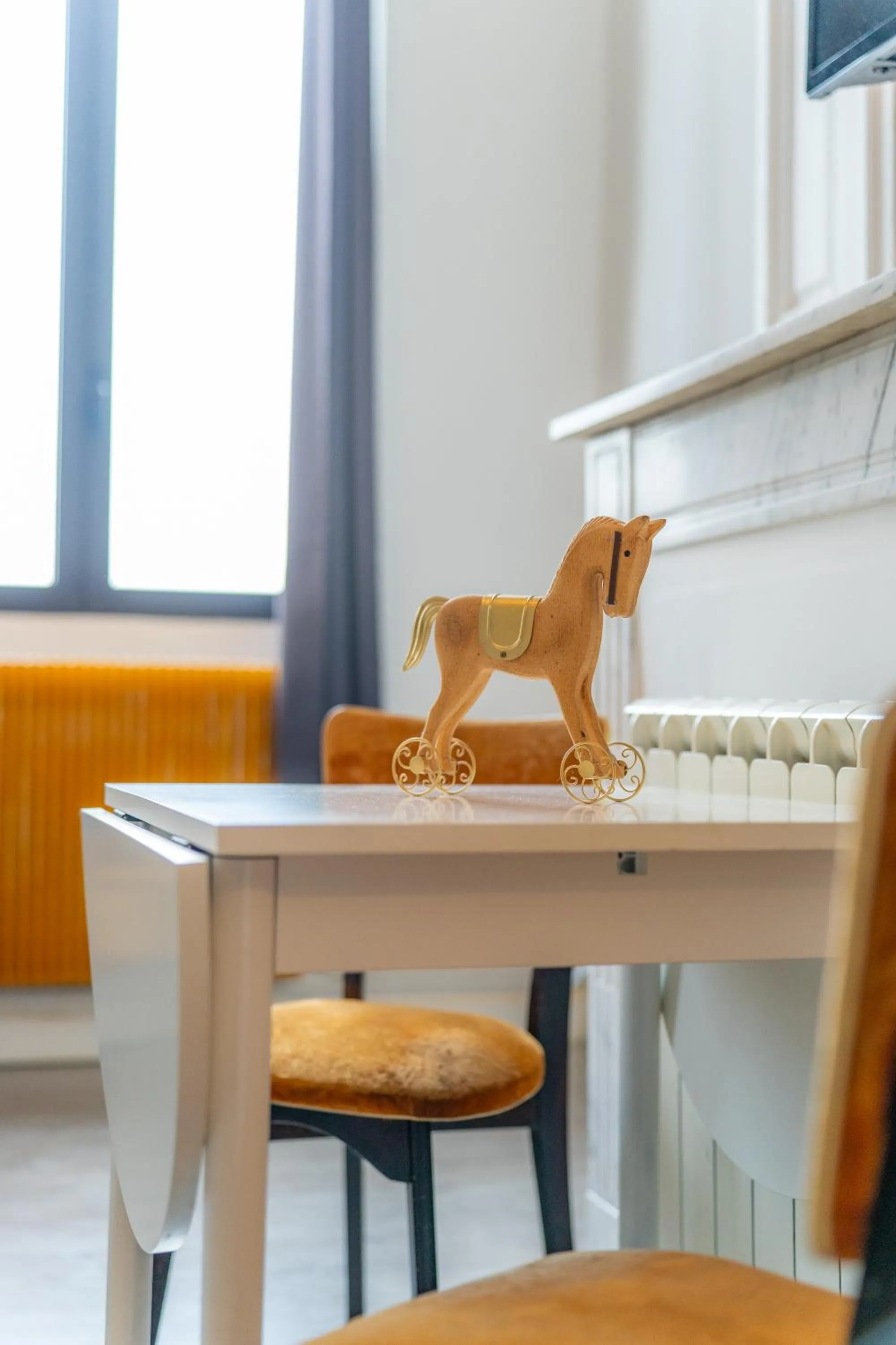 Bedroom in Château Fourclins Domaine privatif 15 personnes Parc & Bassin naturel Proche Toulouse