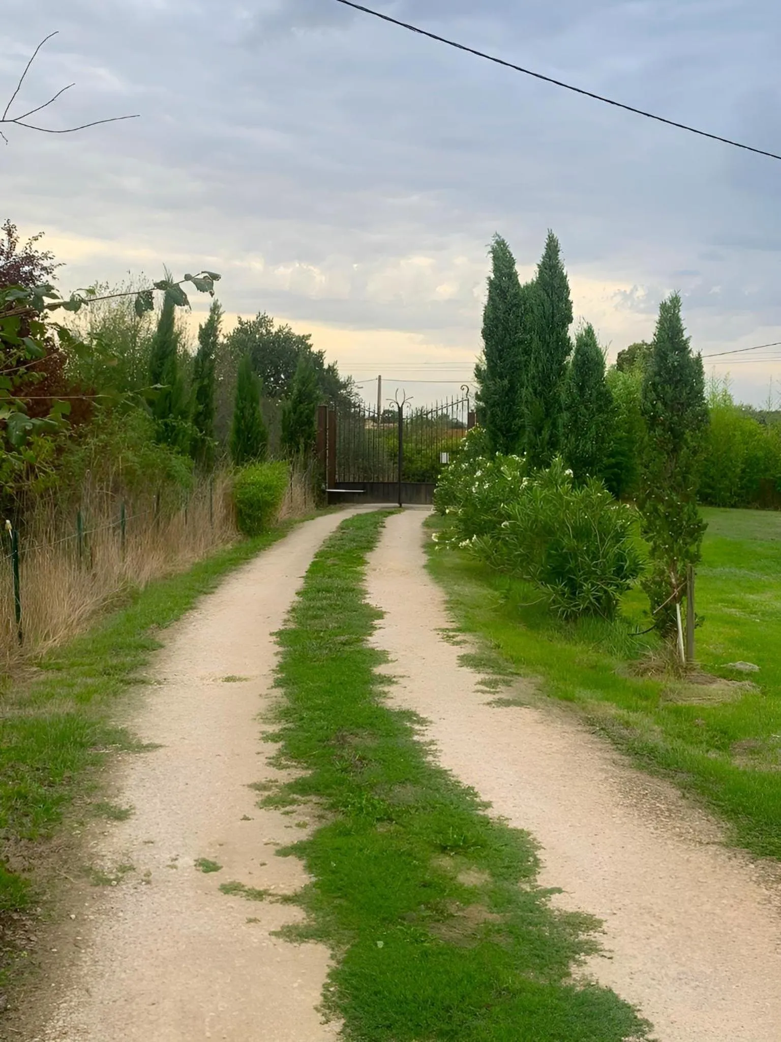 Natural landscape in Château Fourclins Domaine privatif 15 personnes Parc & Bassin naturel Proche Toulouse