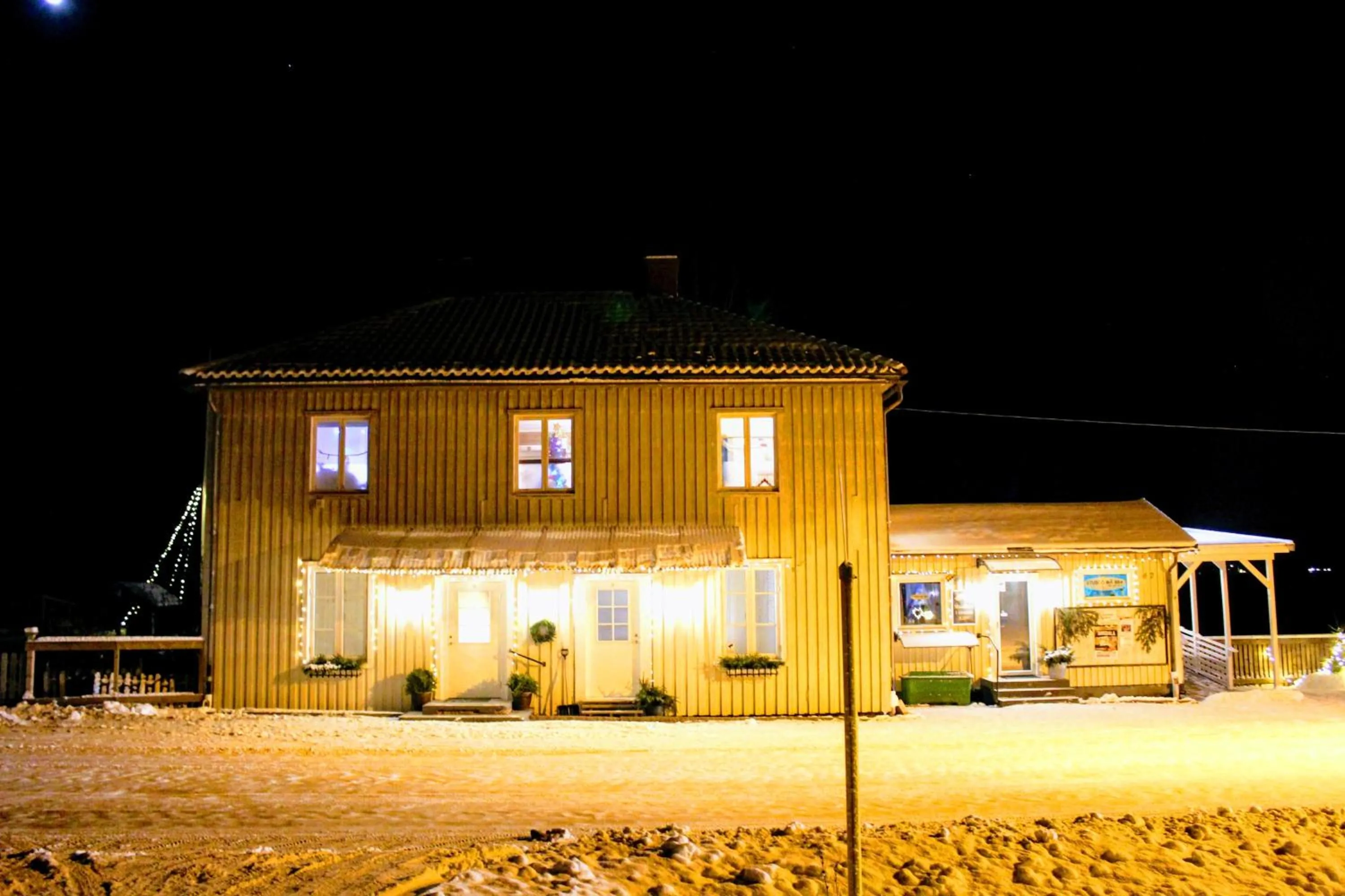Quadruple Room with Private Bathroom - single occupancy in Affären Må Bra