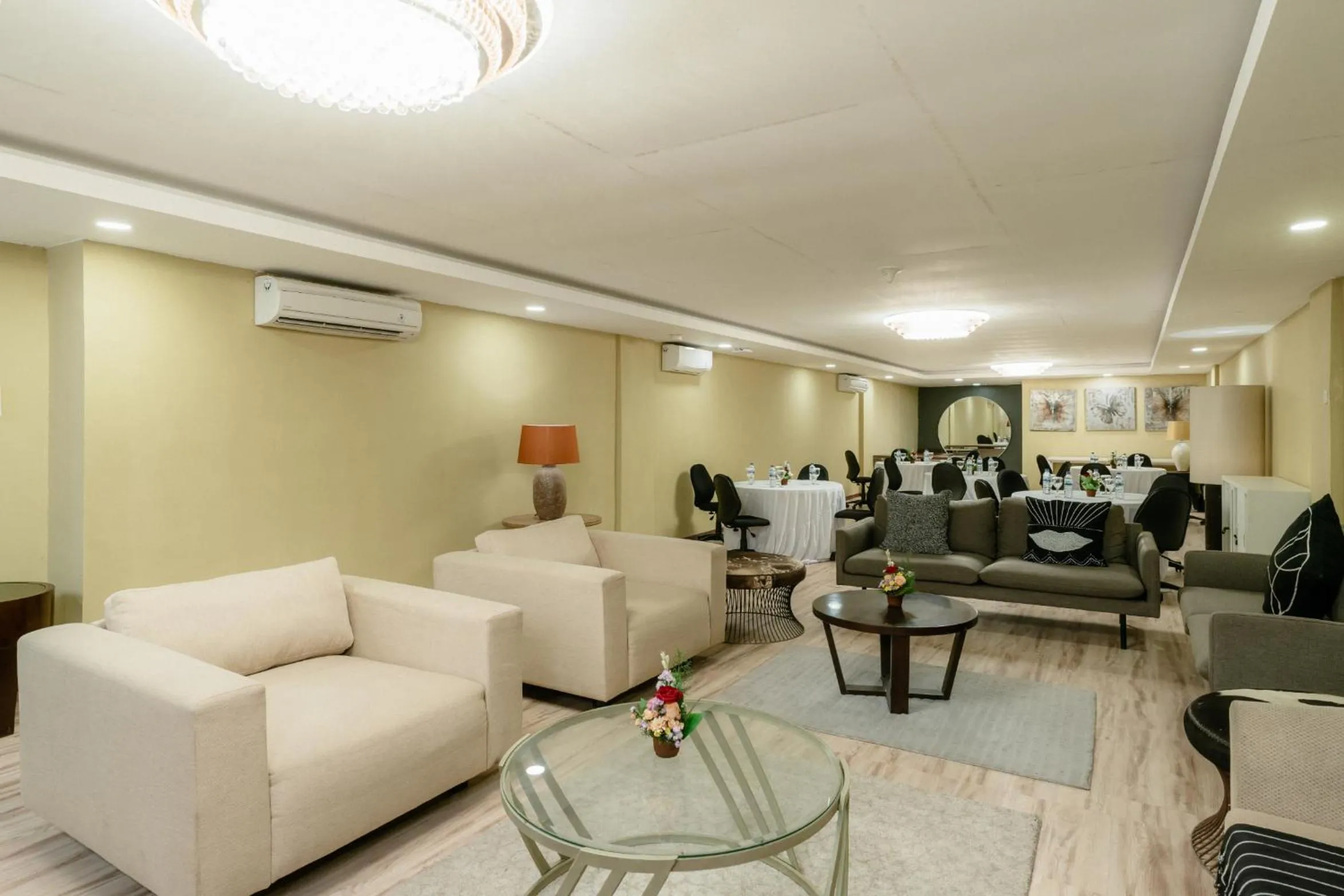 Business facilities in Amaroossa Suite Bali