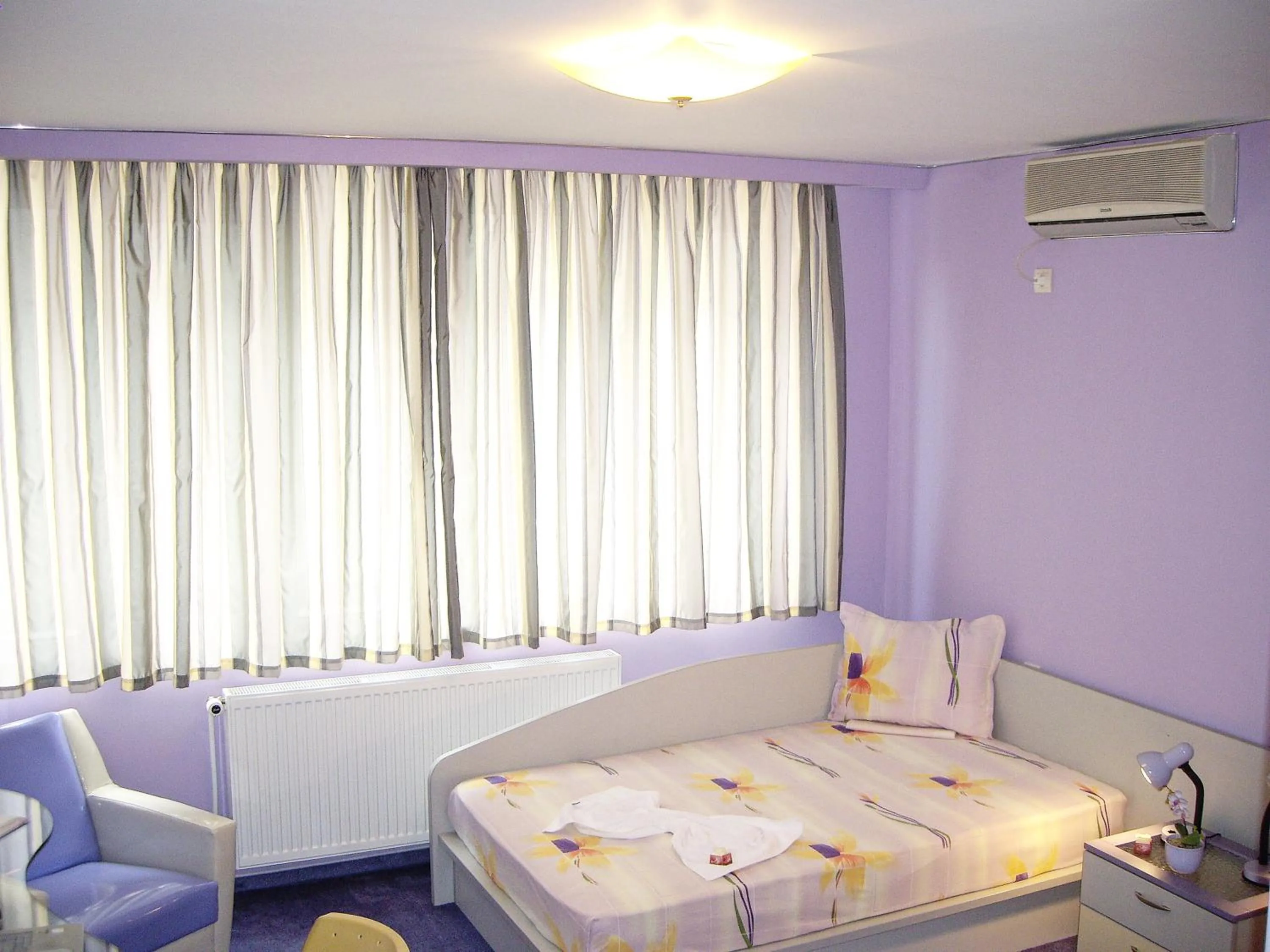 Photo of the whole room in Family Hotel Mania