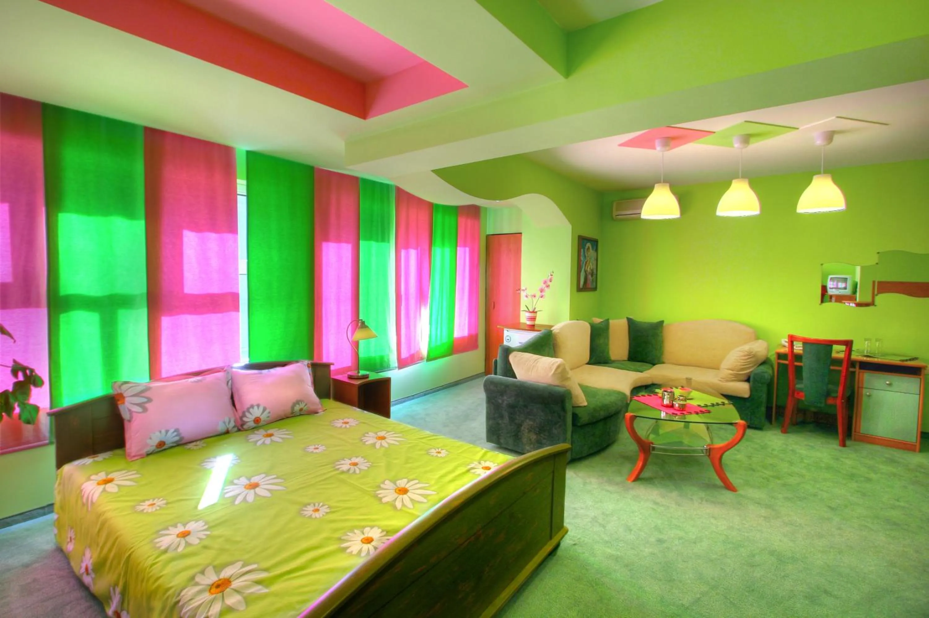 Photo of the whole room in Family Hotel Mania