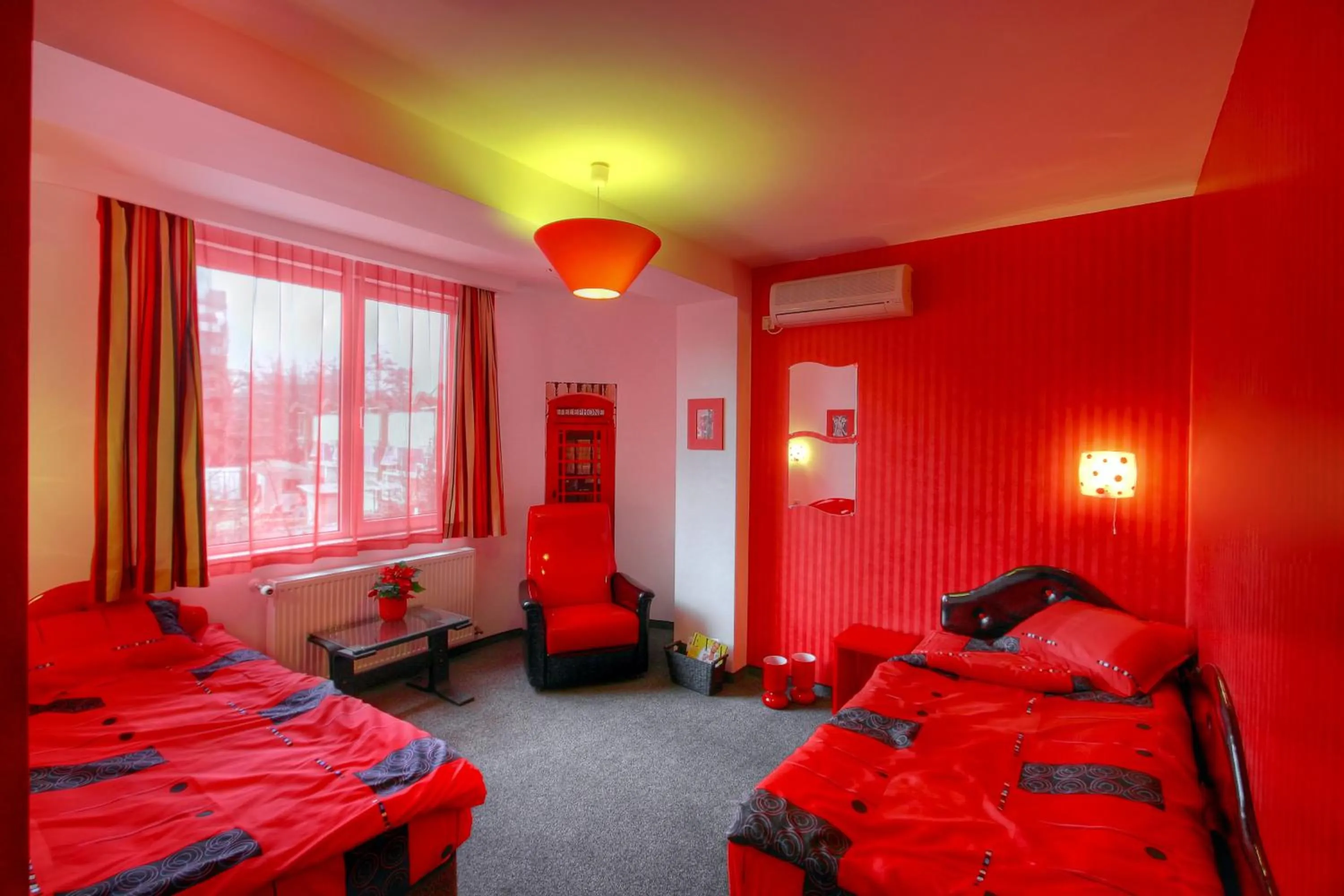 Photo of the whole room in Family Hotel Mania