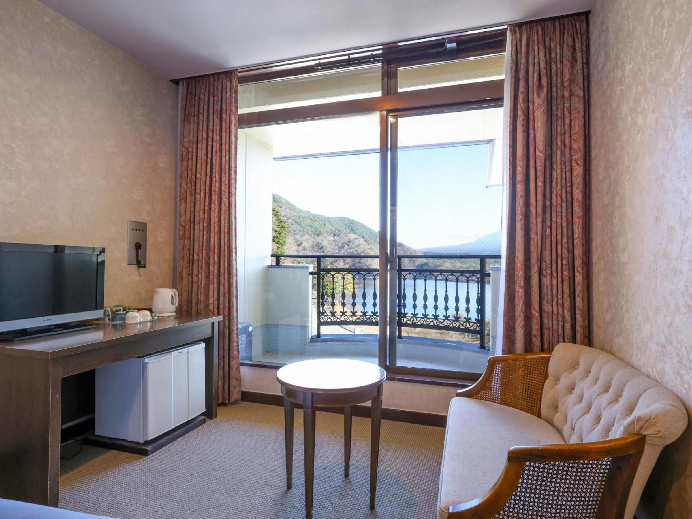 Photo of the whole room in Shoji Mount Hotel