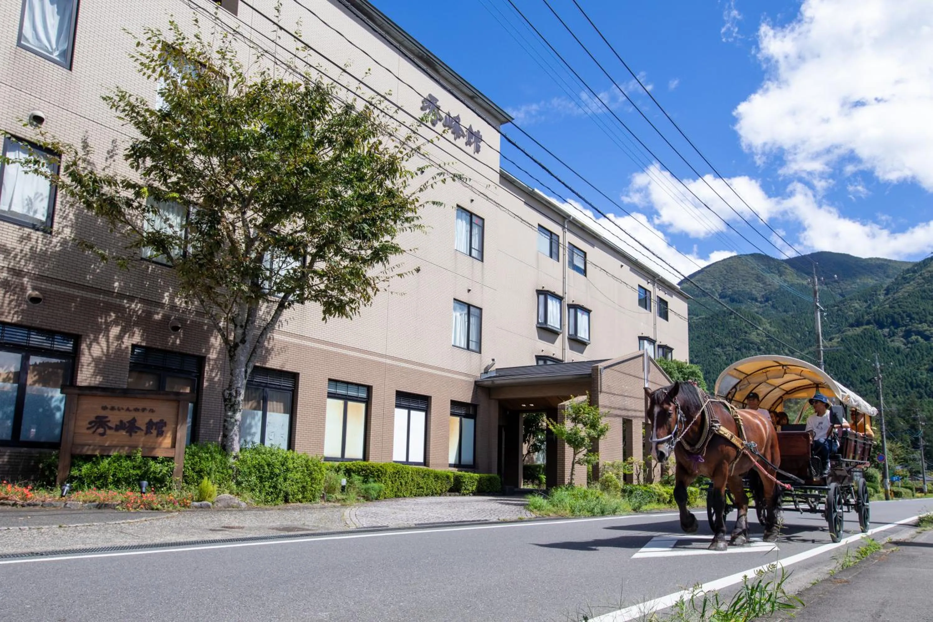 Property building in Yufuin Hotel Shuhokan
