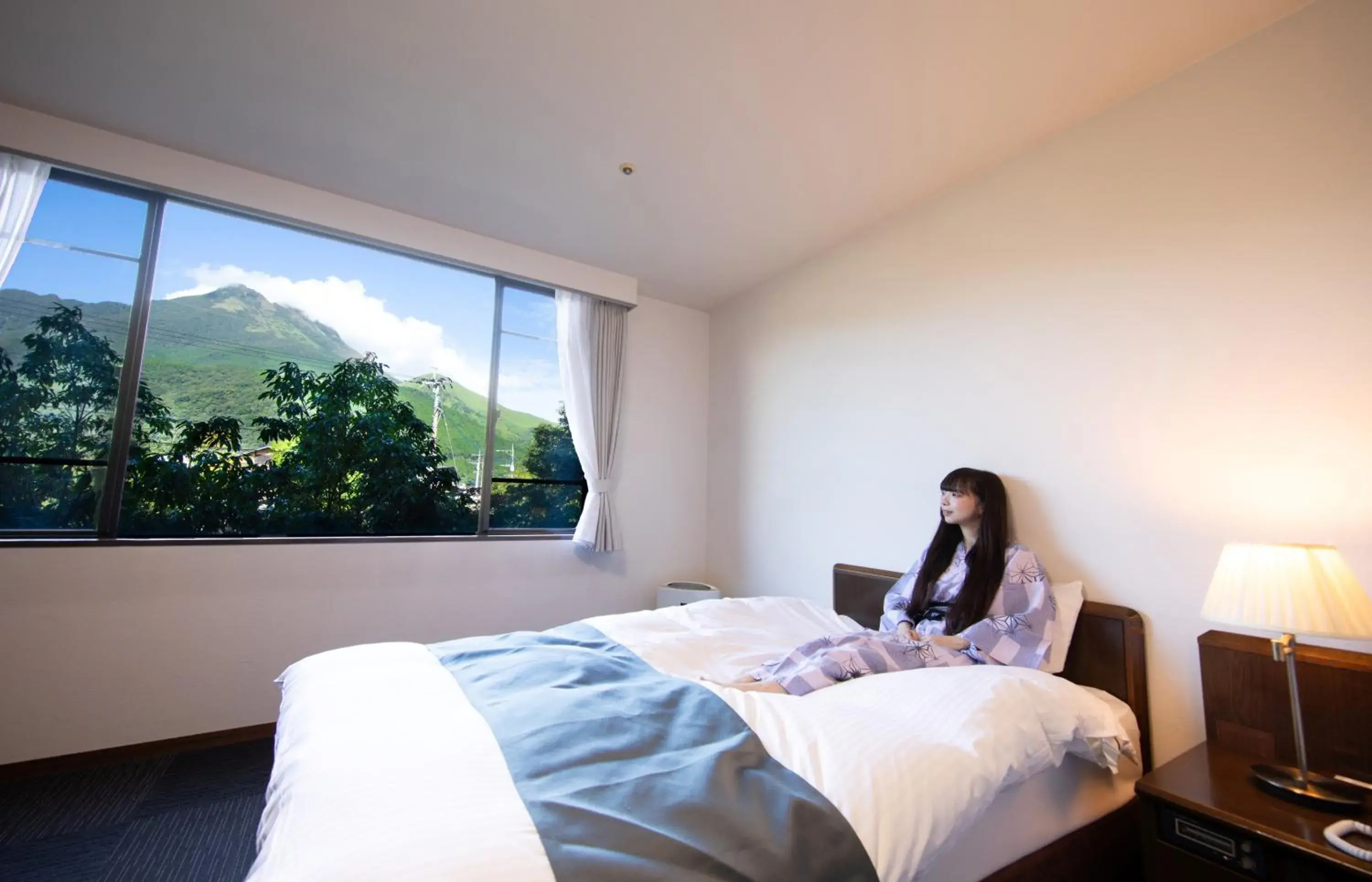 People, Bed in Yufuin Hotel Shuhokan People, Bed in Yufuin Hotel Shuhokan