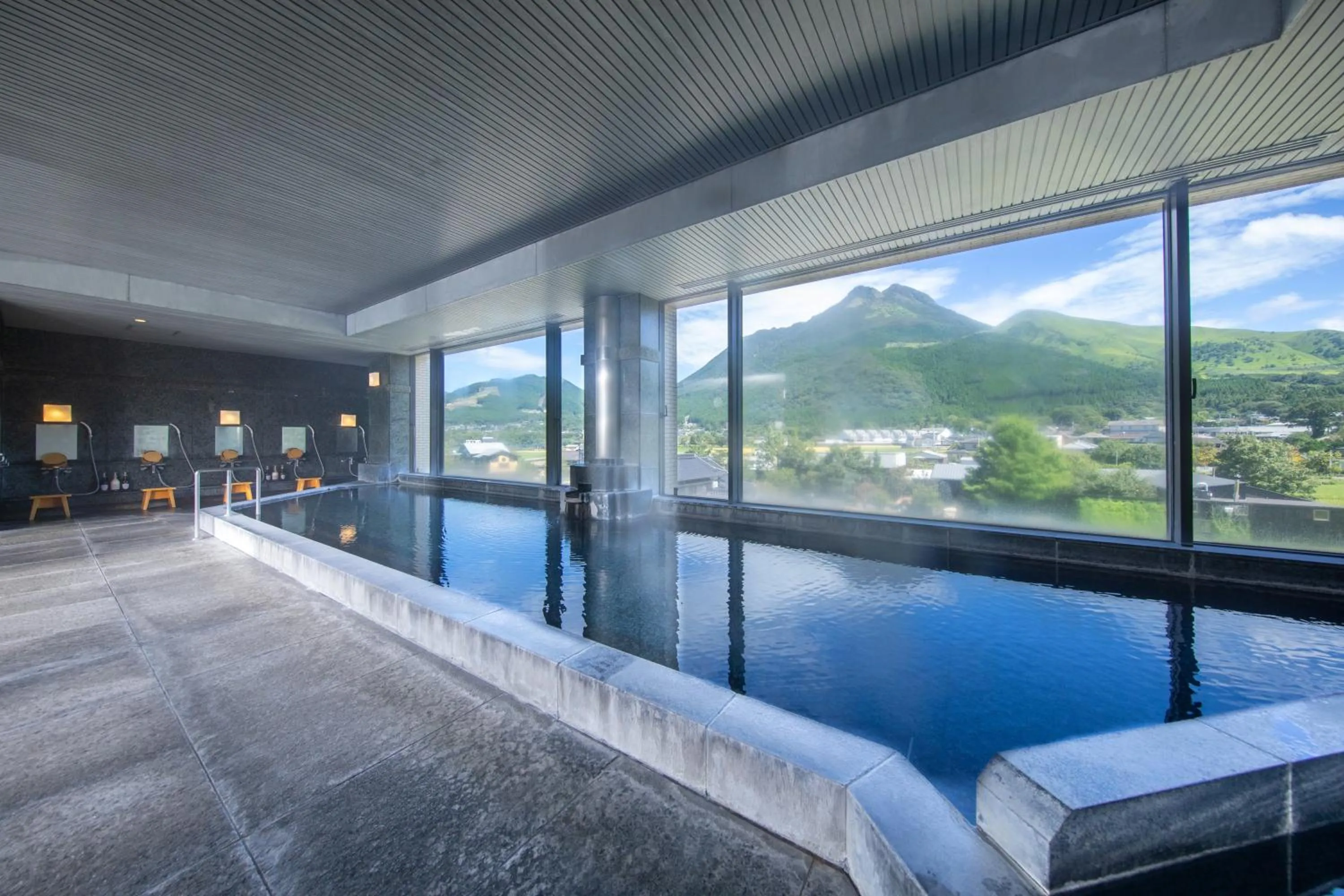 Hot Spring Bath in Yufuin Hotel Shuhokan