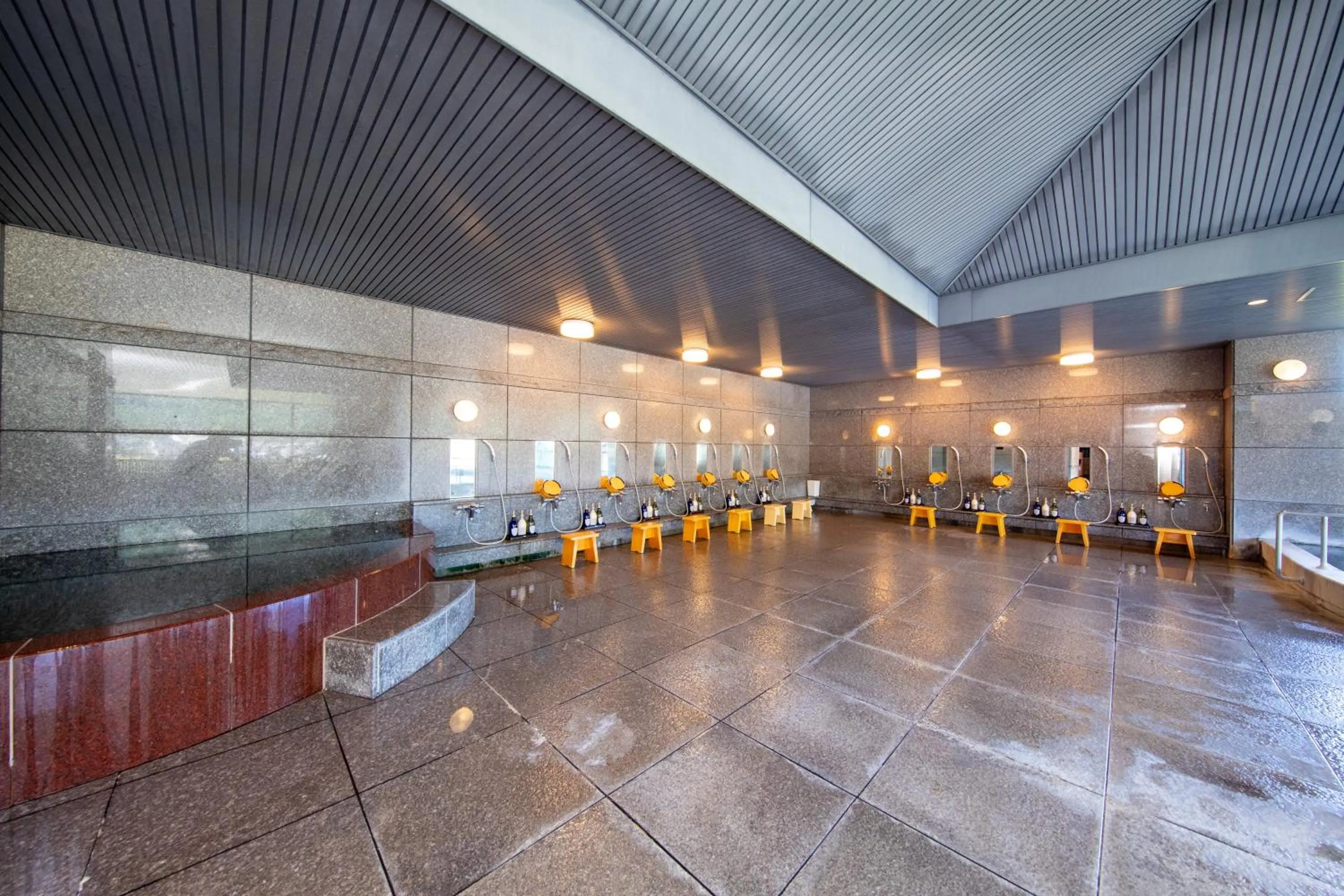 Hot Spring Bath in Yufuin Hotel Shuhokan