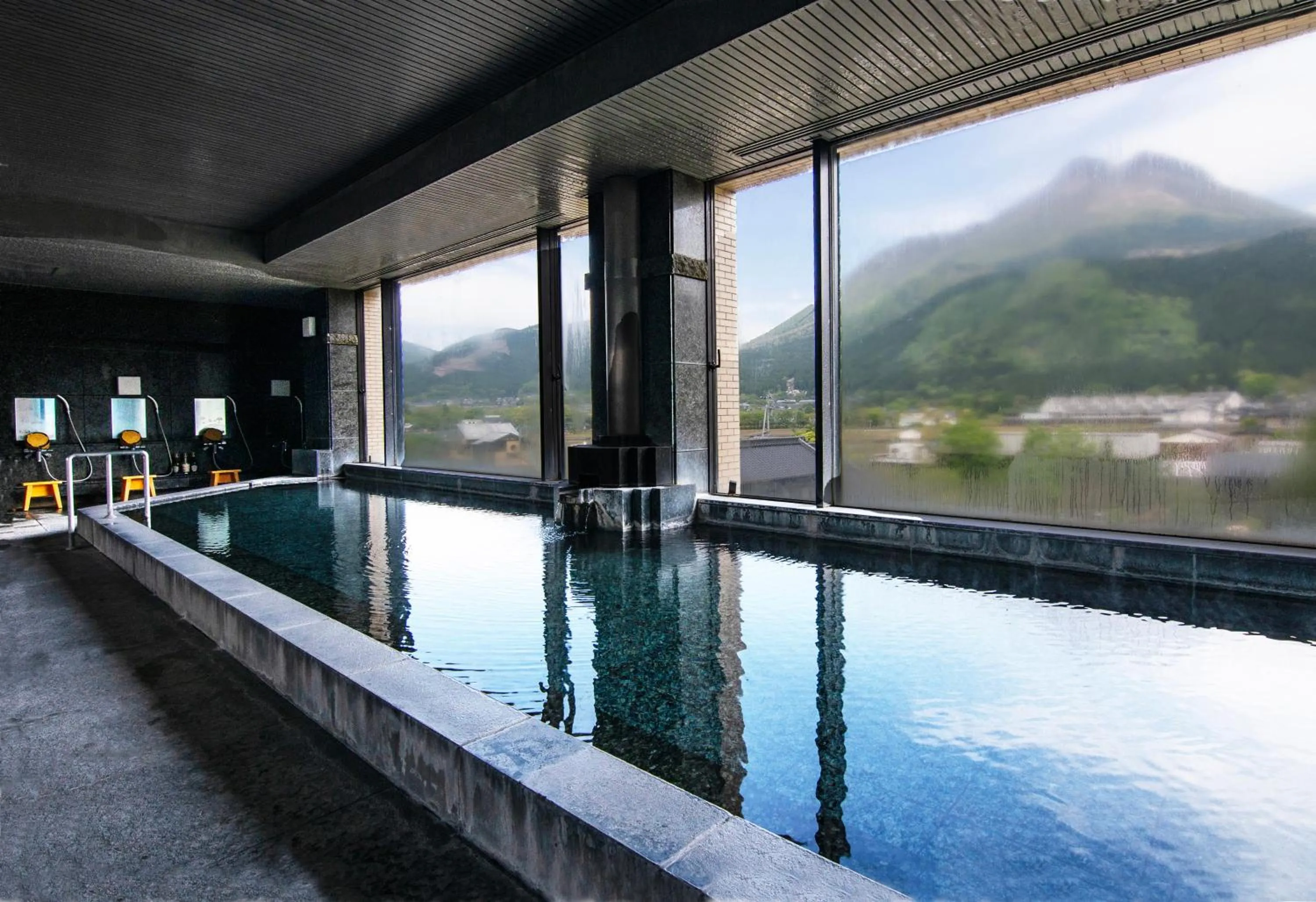 Public Bath in Yufuin Hotel Shuhokan