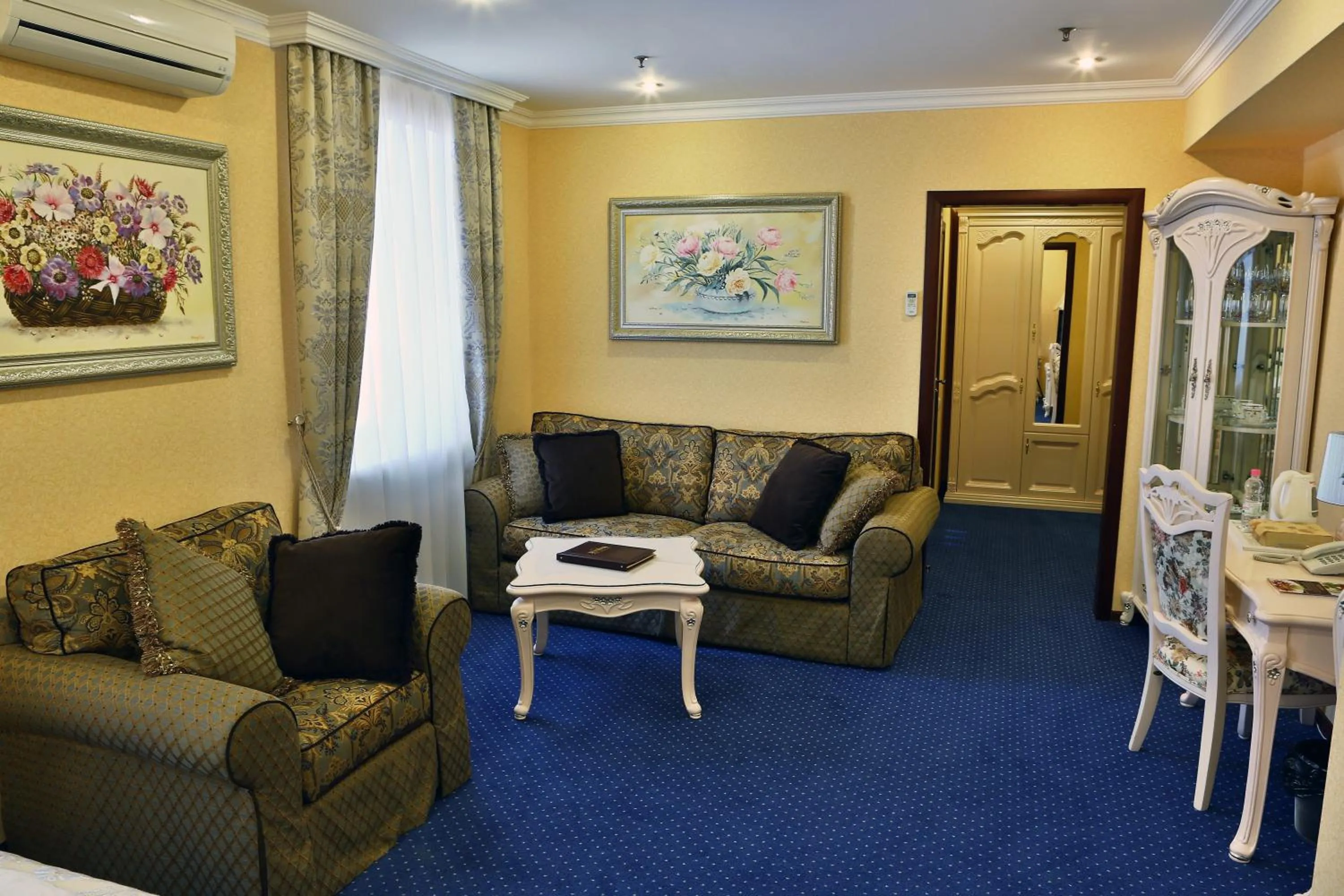 Photo of the whole room in Hotel Ukraine Rivne