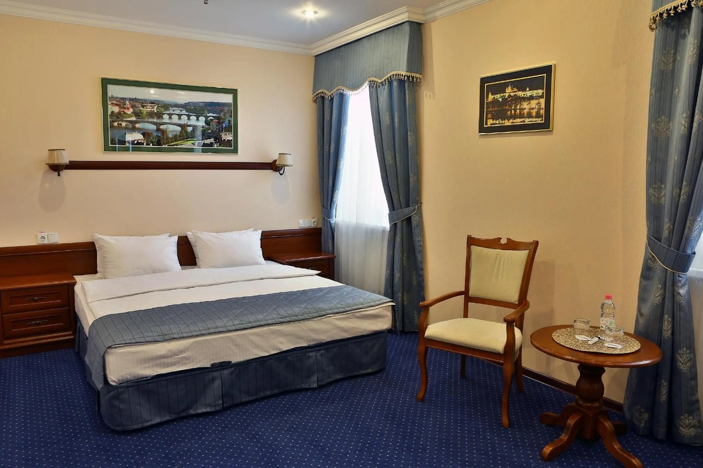 Bed in Hotel Ukraine Rivne