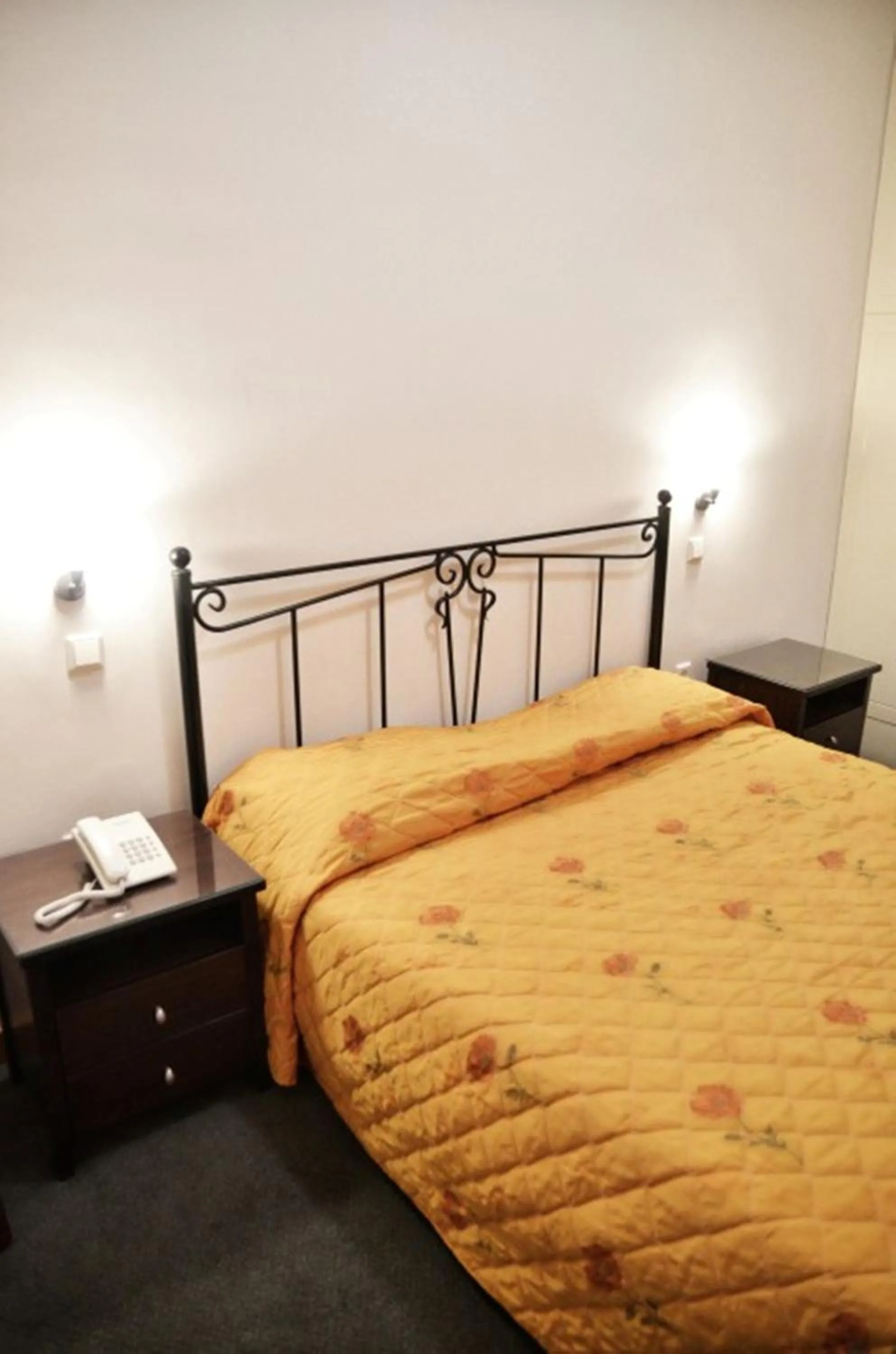 Bed in Elatou