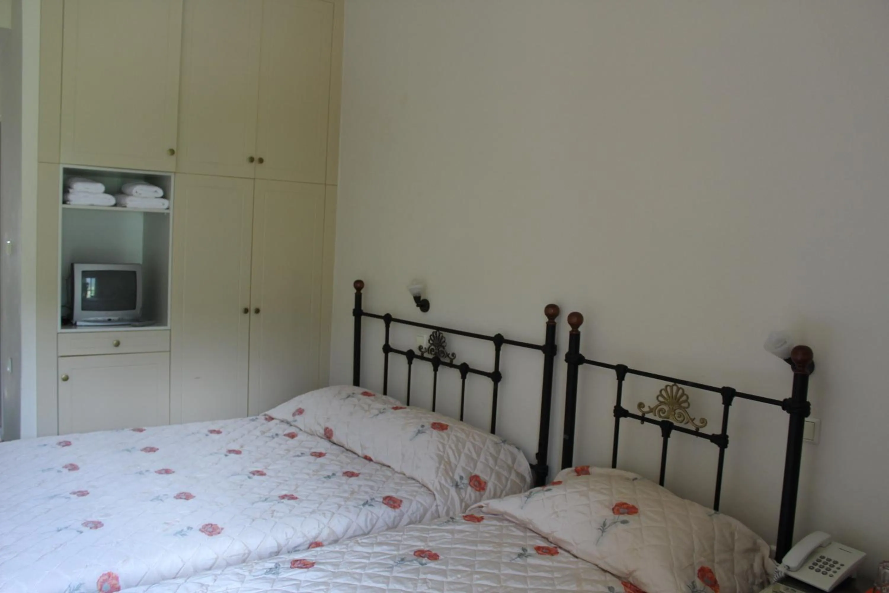 Bed in Elatou