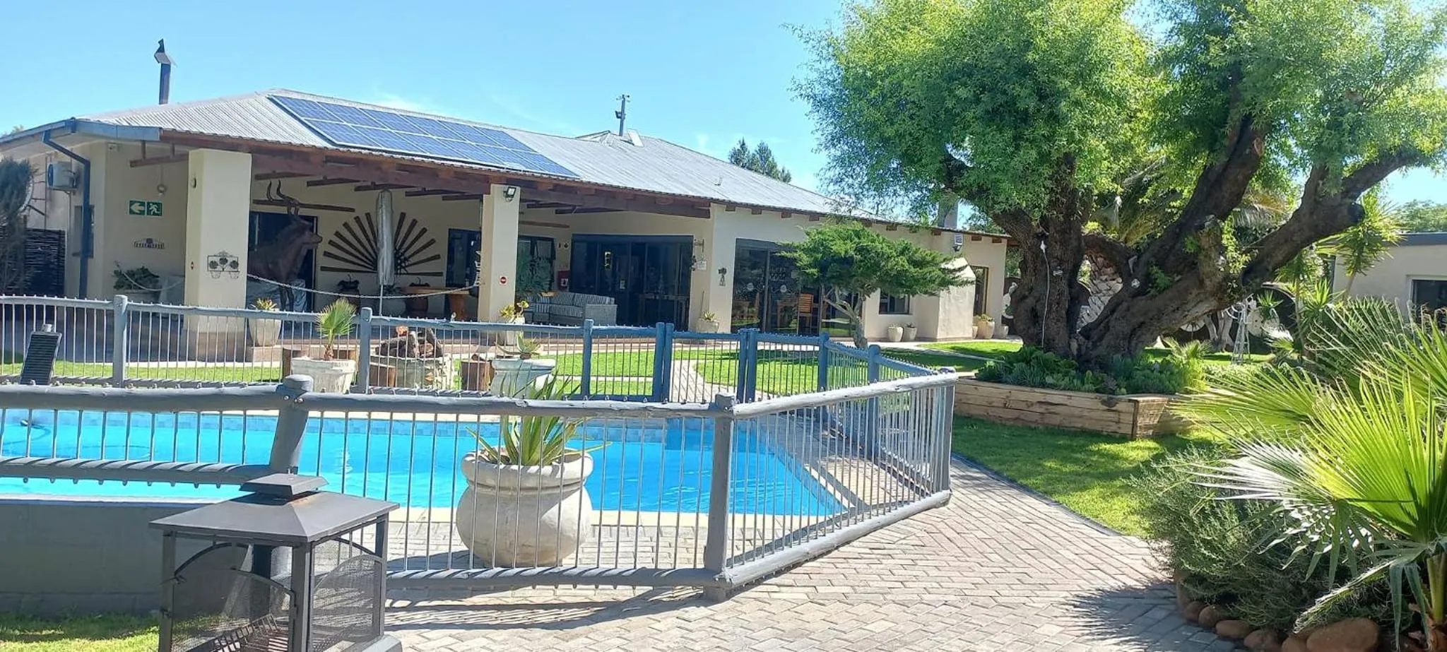 Property building in Potties Guesthouse