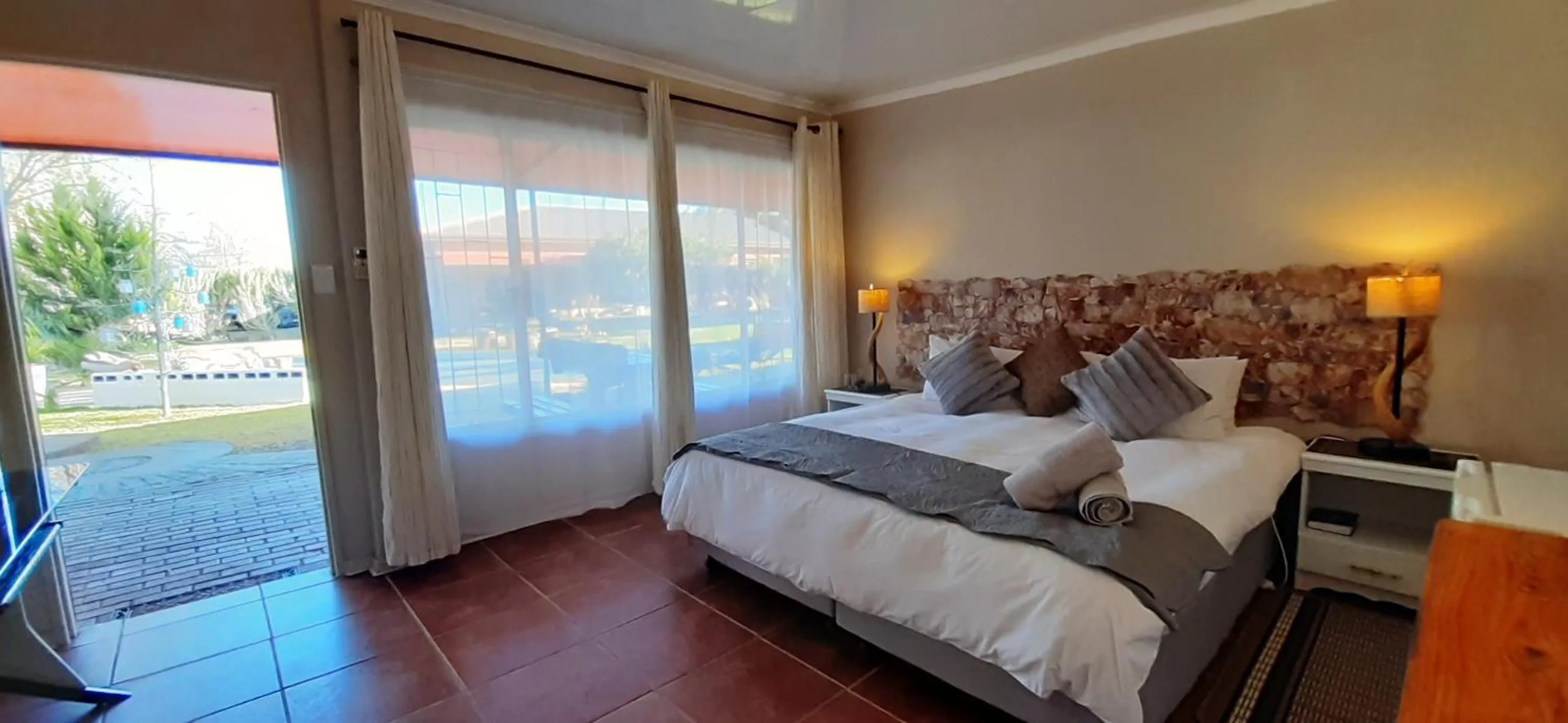 Garden view, Bed in Potties Guesthouse