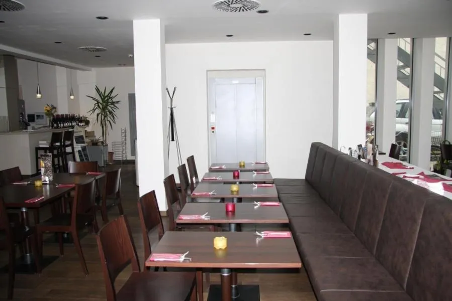 Restaurant/places to eat in Art Hotel Podebrady