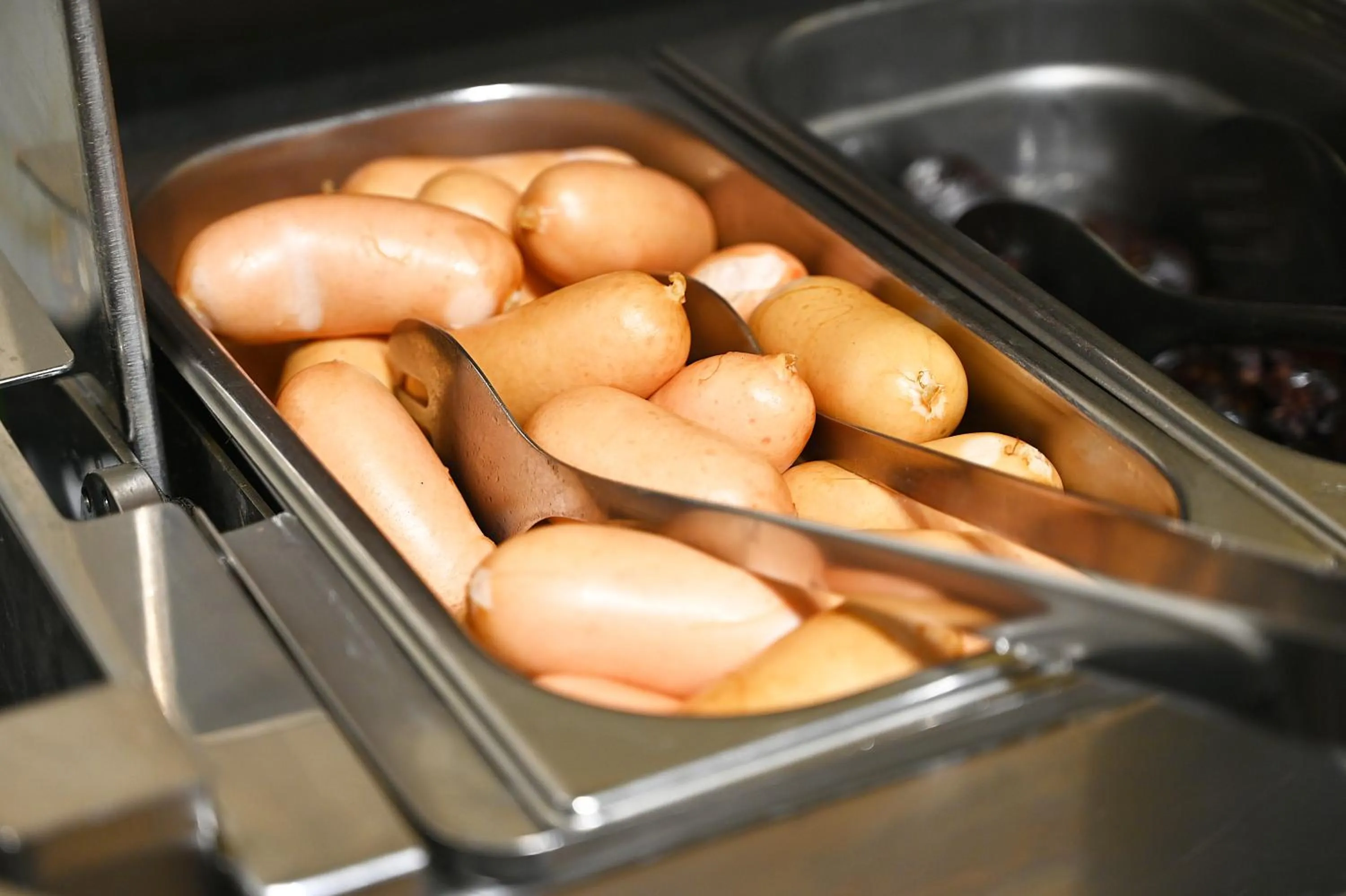 Restaurant/places to eat in Nadiya Hotel