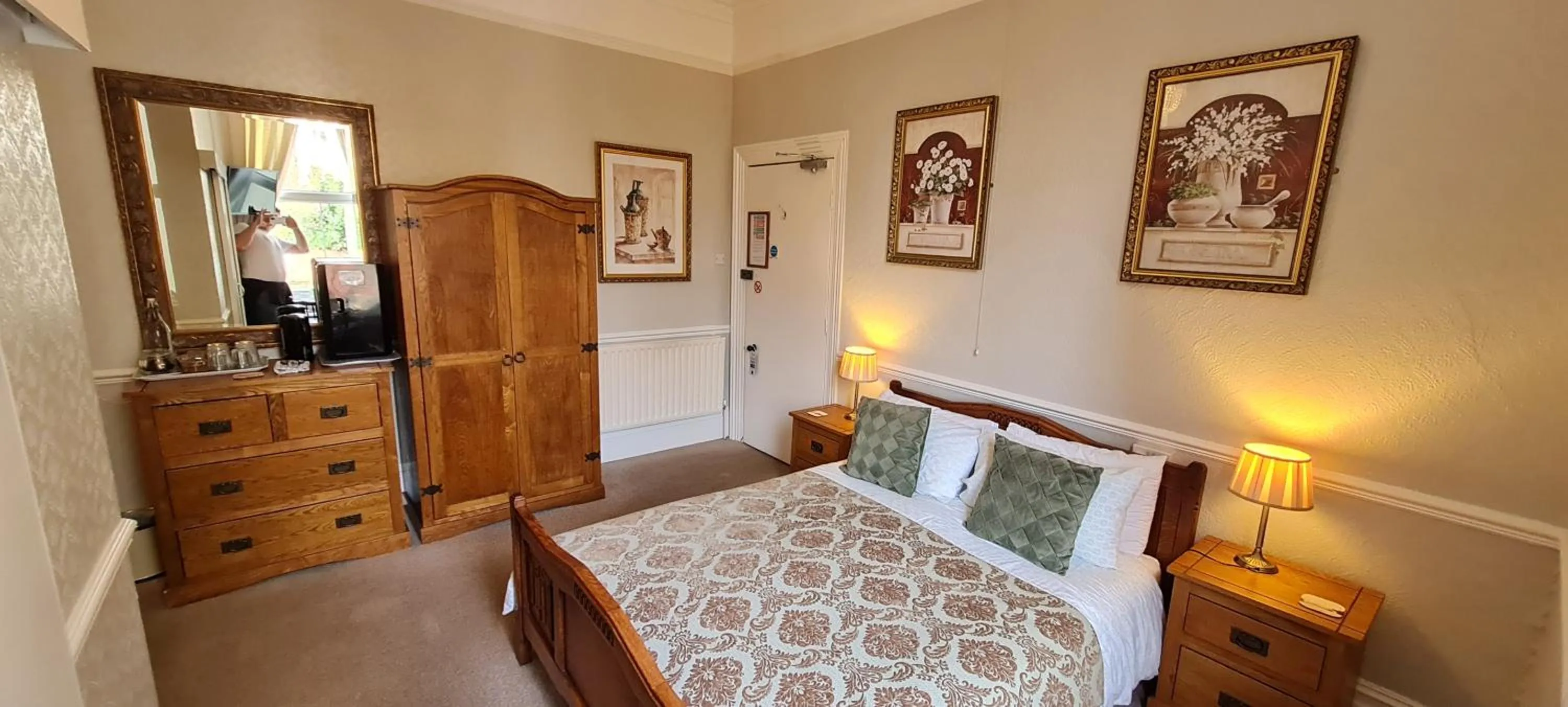 Bed in The Pendennis Guest House