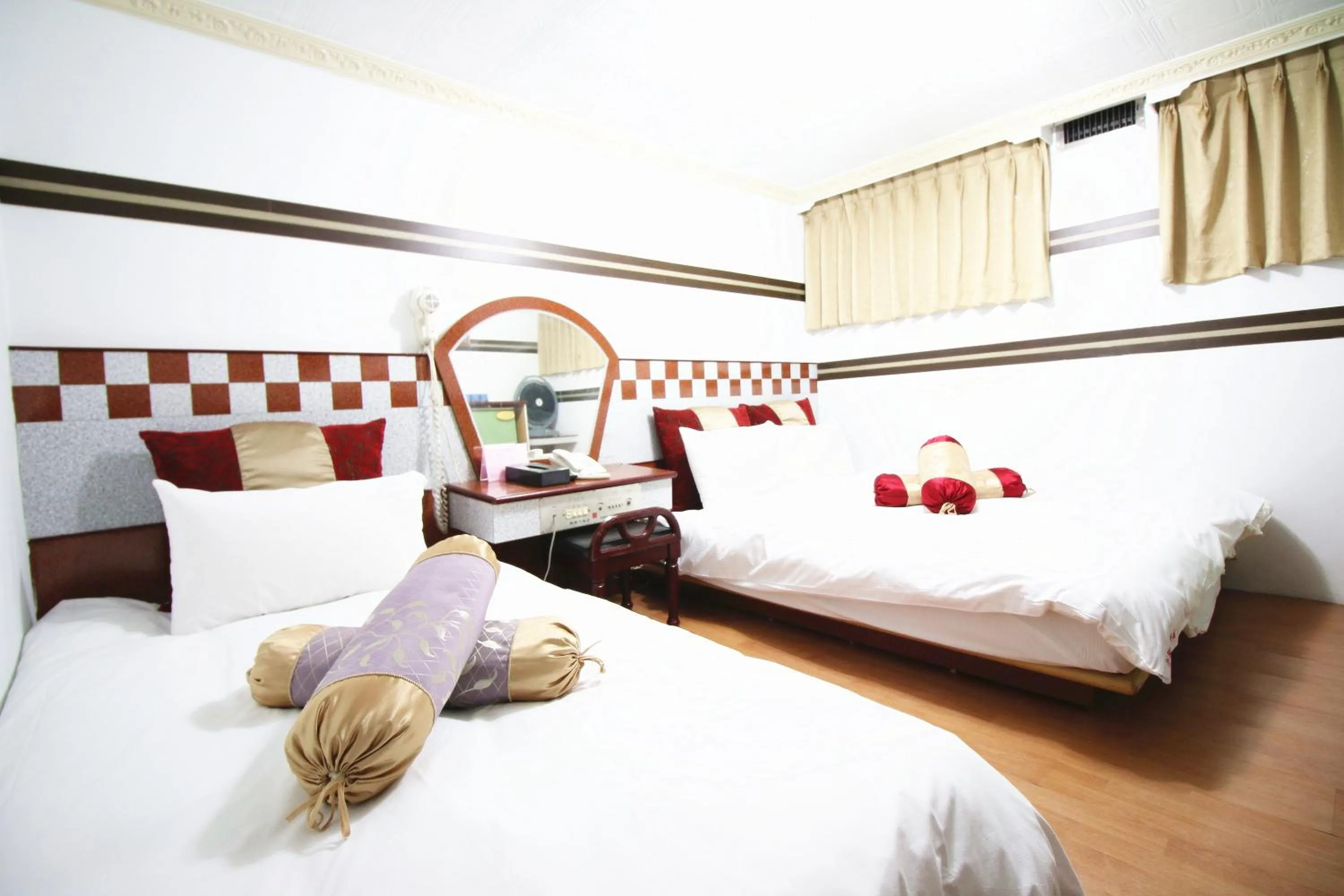 Bed in Sheng-Kuo Hotel