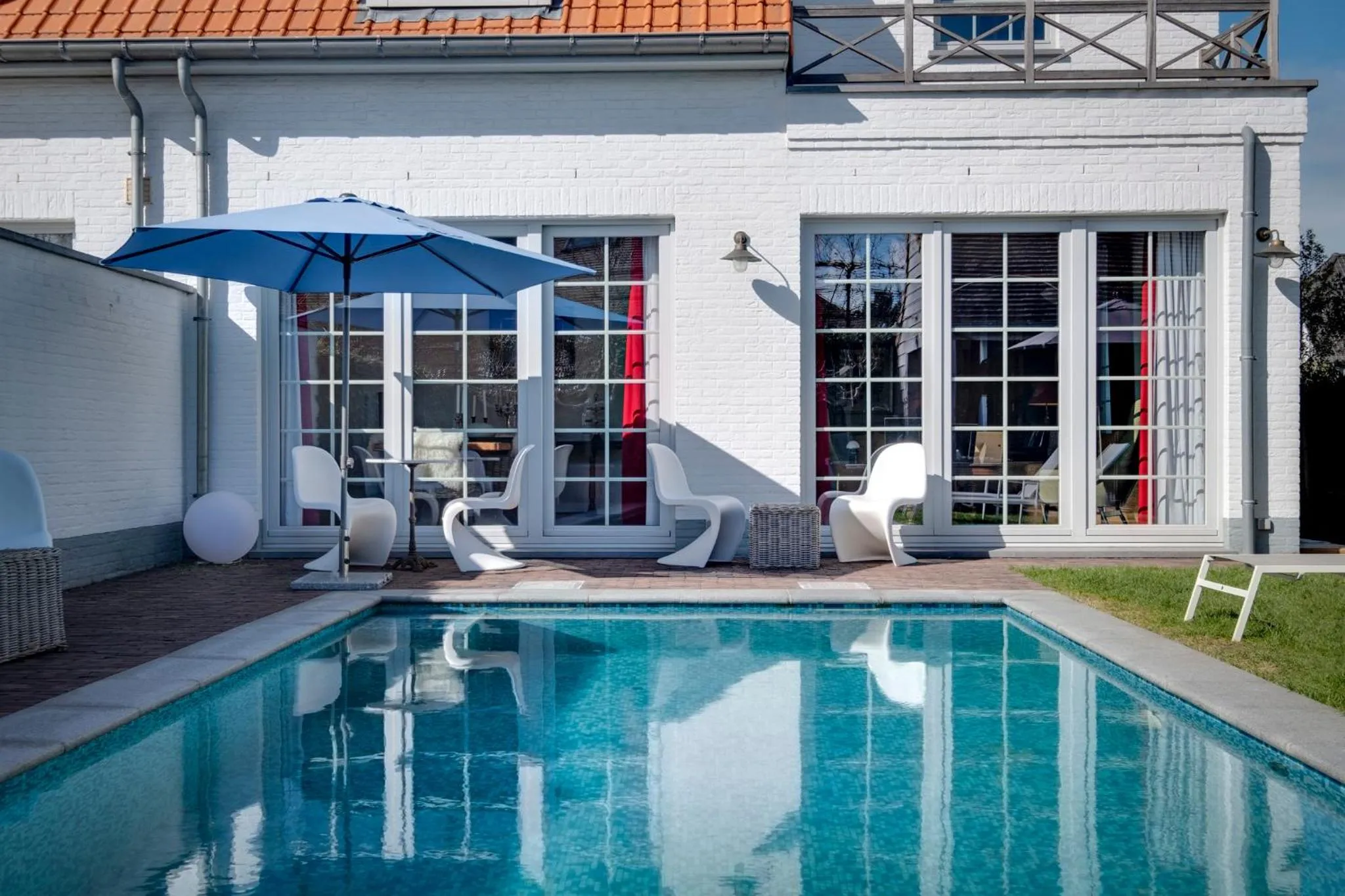 Swimming pool in B&B Maison seki