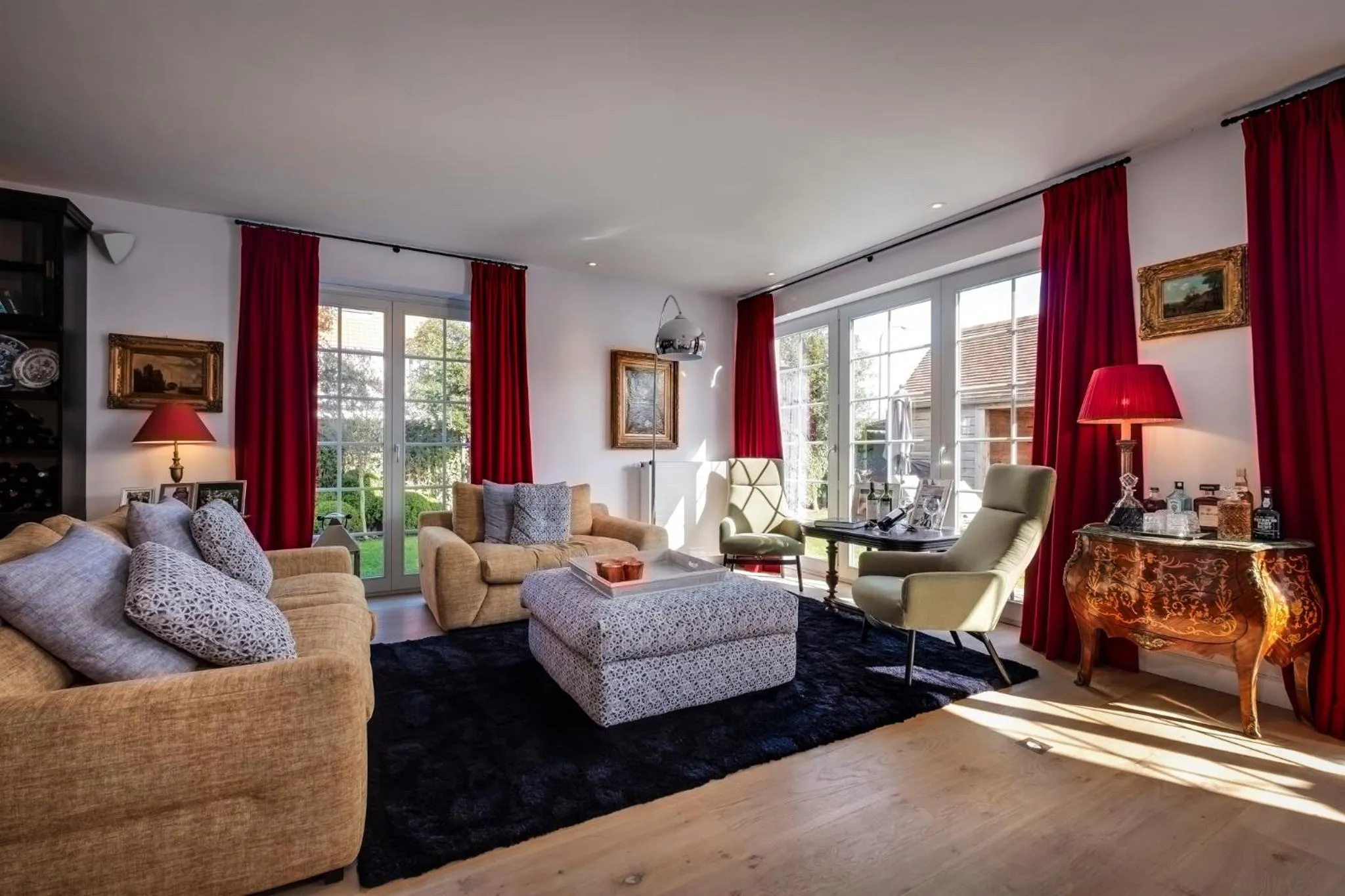 Communal lounge/ TV room in B&B Maison seki