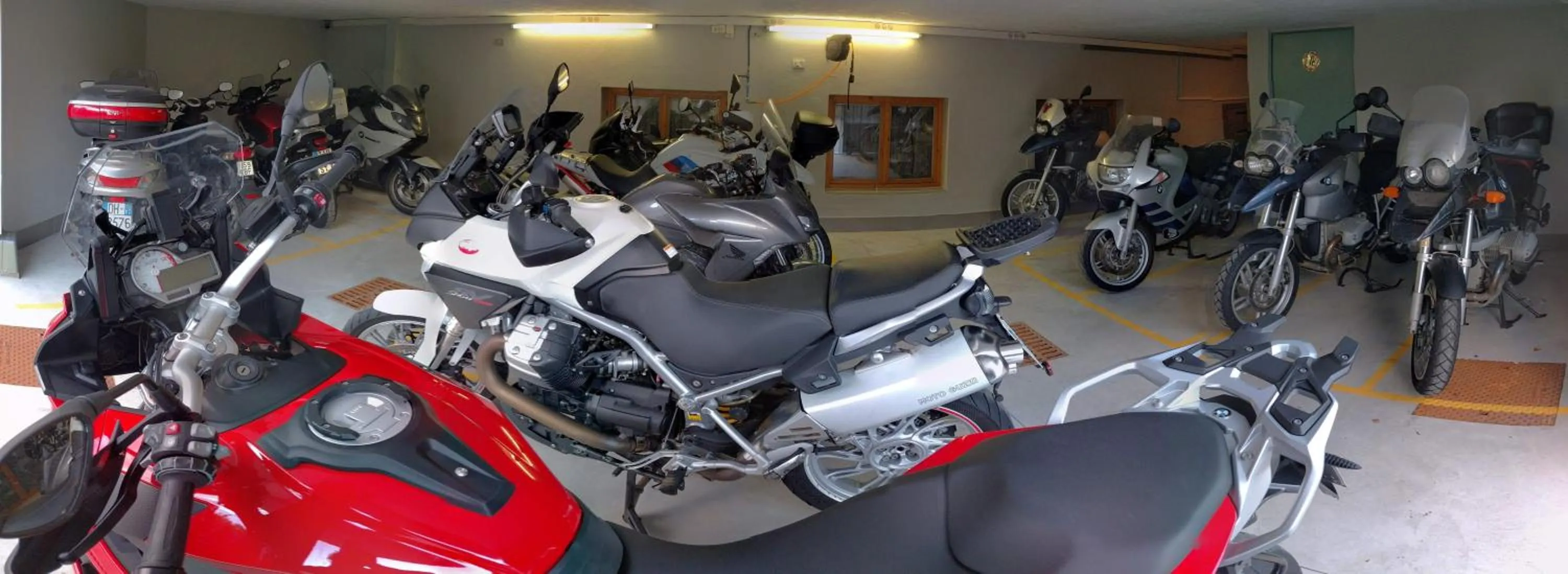 Parking in Hotel Villa Clara