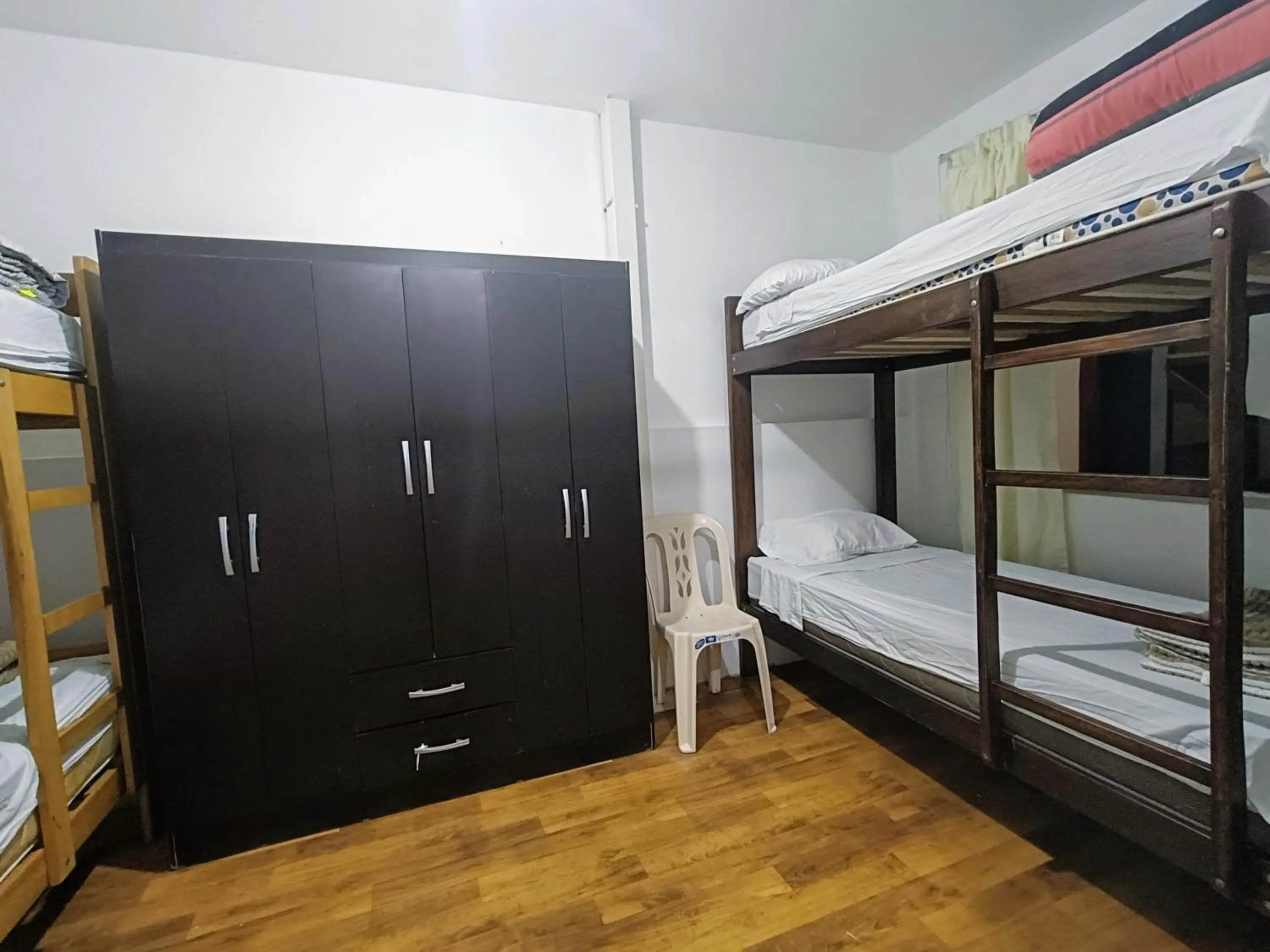 Photo of the whole room, Bed in Samanai Wasi