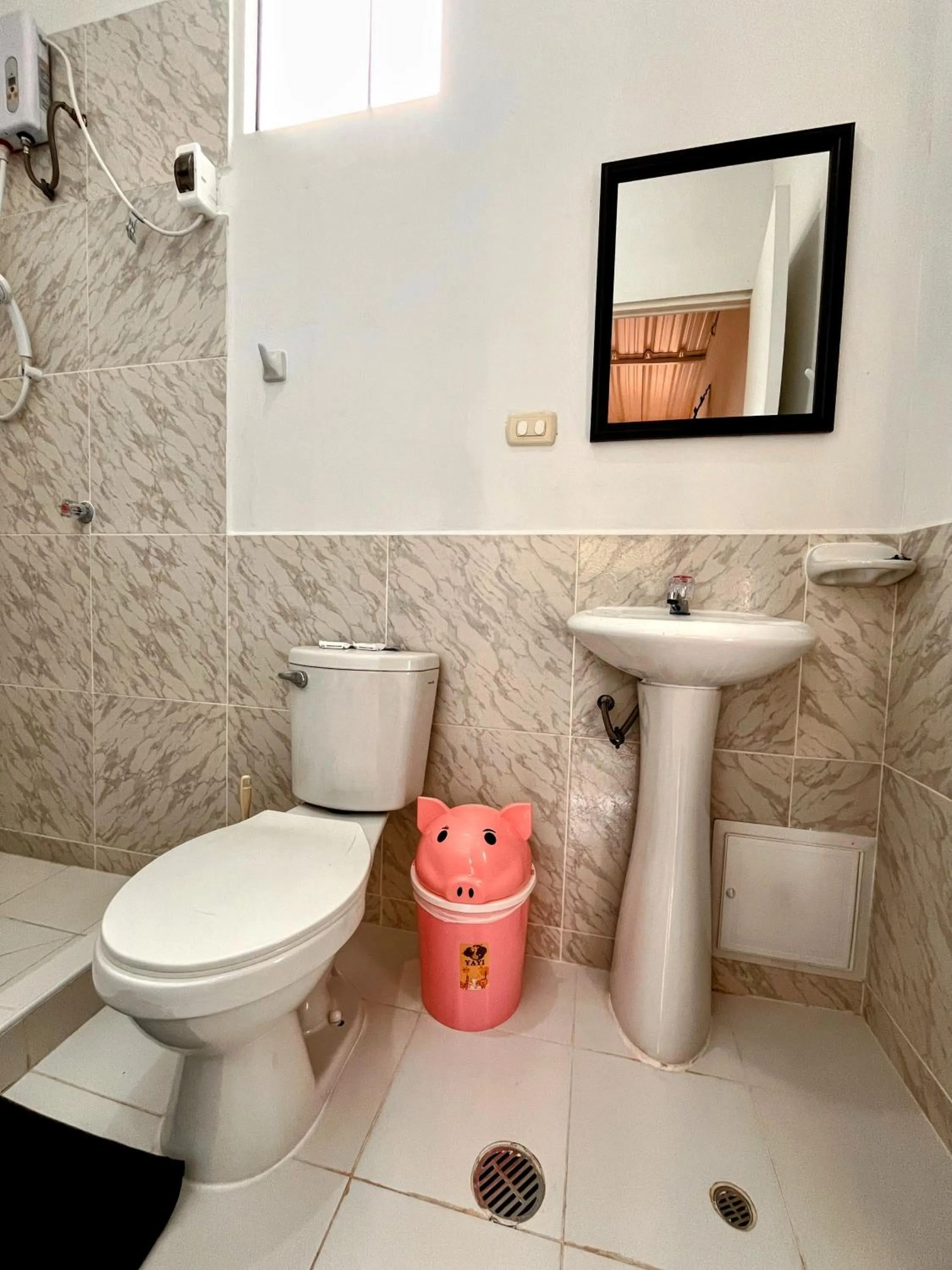 Toilet in Samanai Wasi