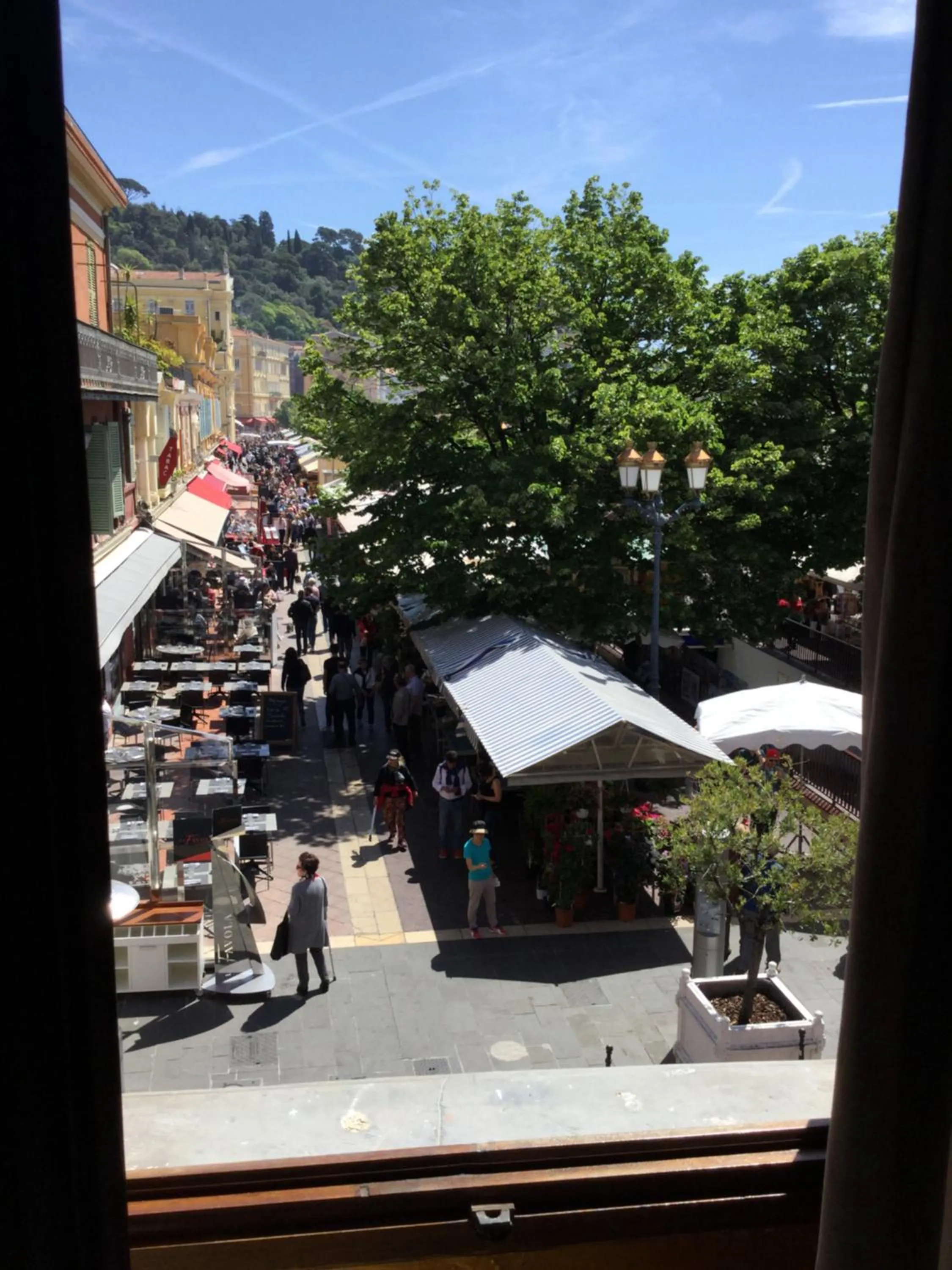 City view in Room with a vue