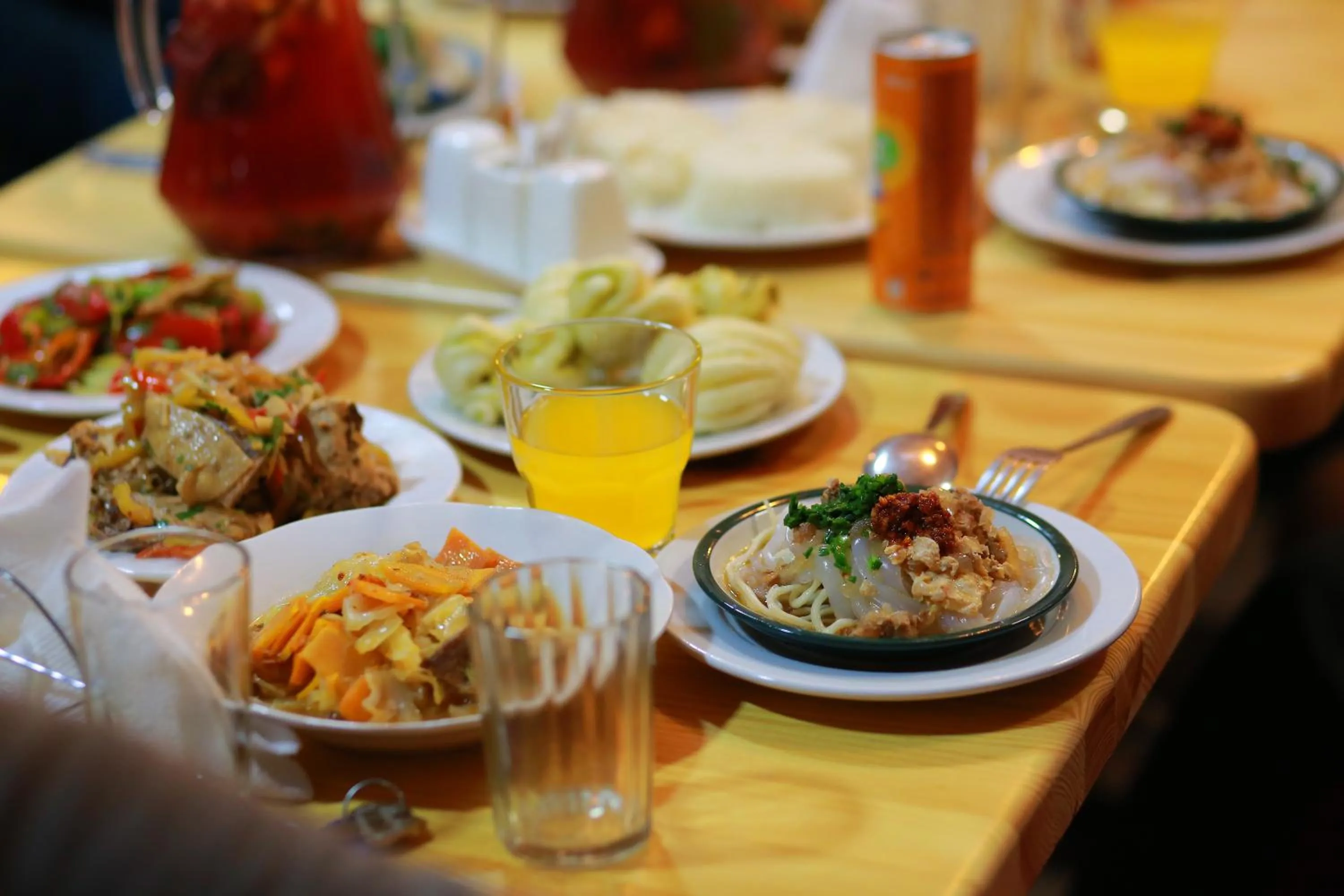 Food and drinks in Madanur Hotel