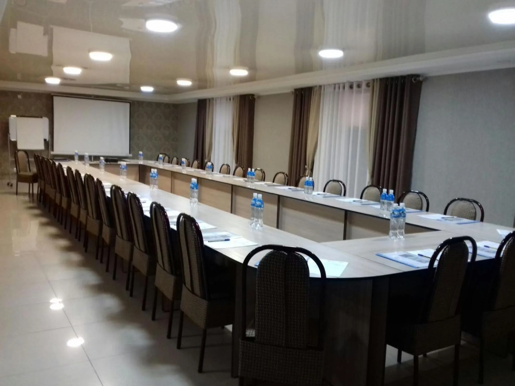Business facilities in Madanur Hotel