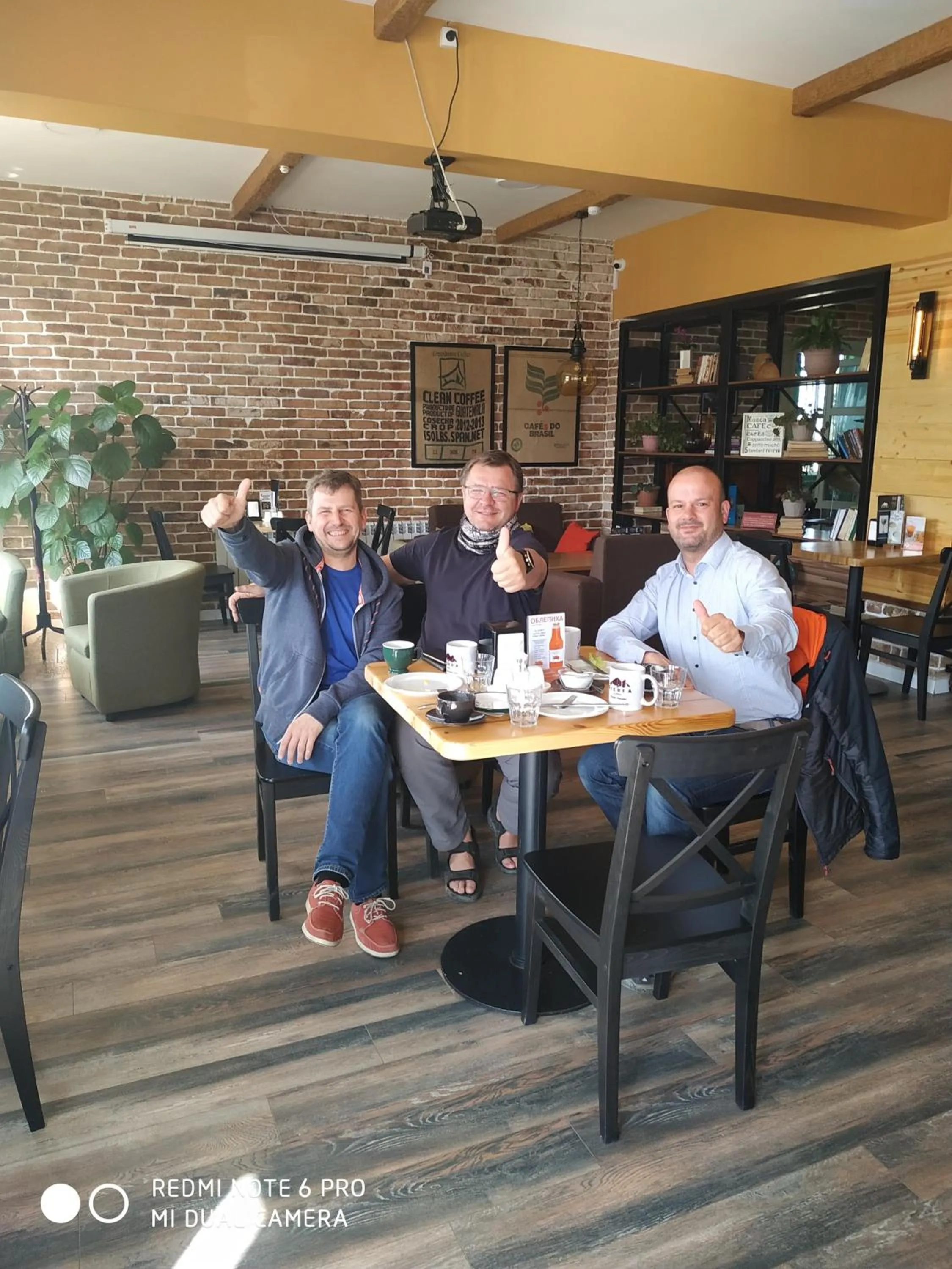 Restaurant/places to eat in Madanur Hotel