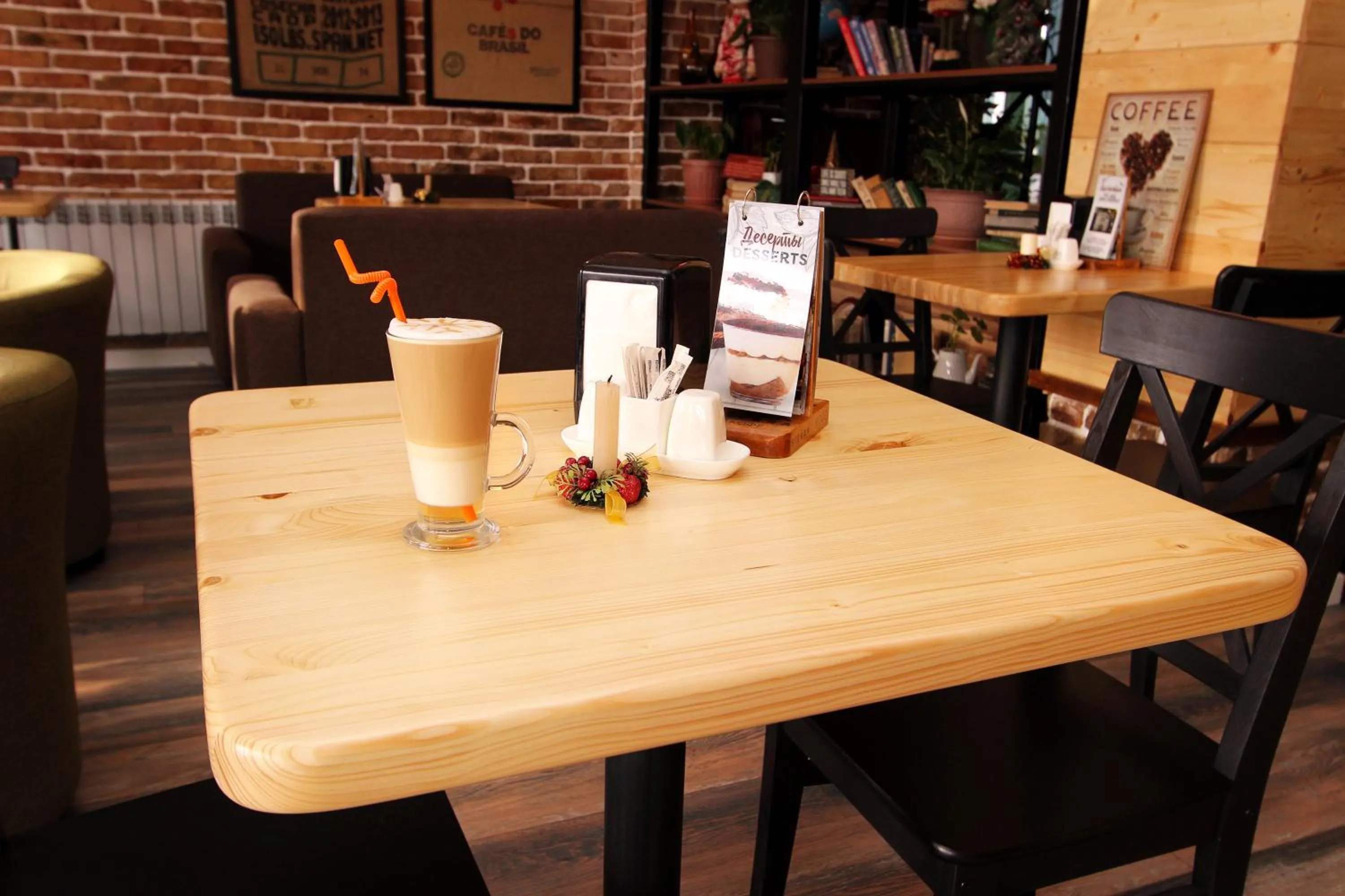 Restaurant/places to eat in Madanur Hotel