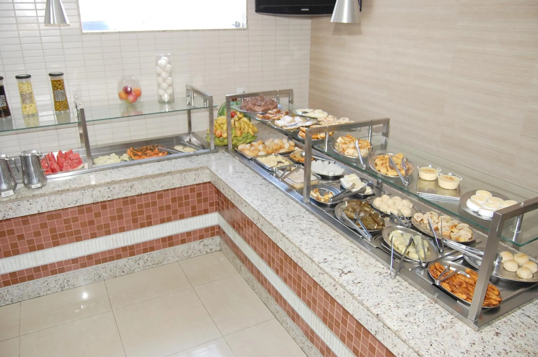 Restaurant/places to eat in Hotel Dom Passos