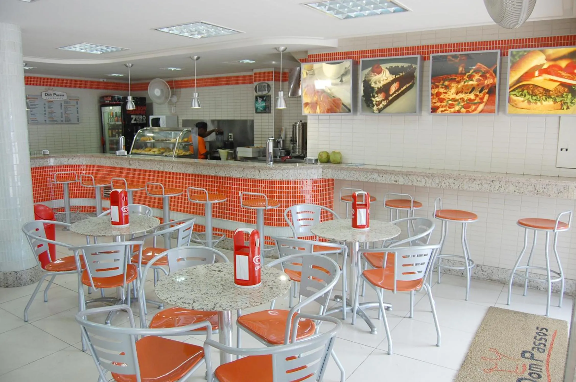 Restaurant/places to eat in Hotel Dom Passos