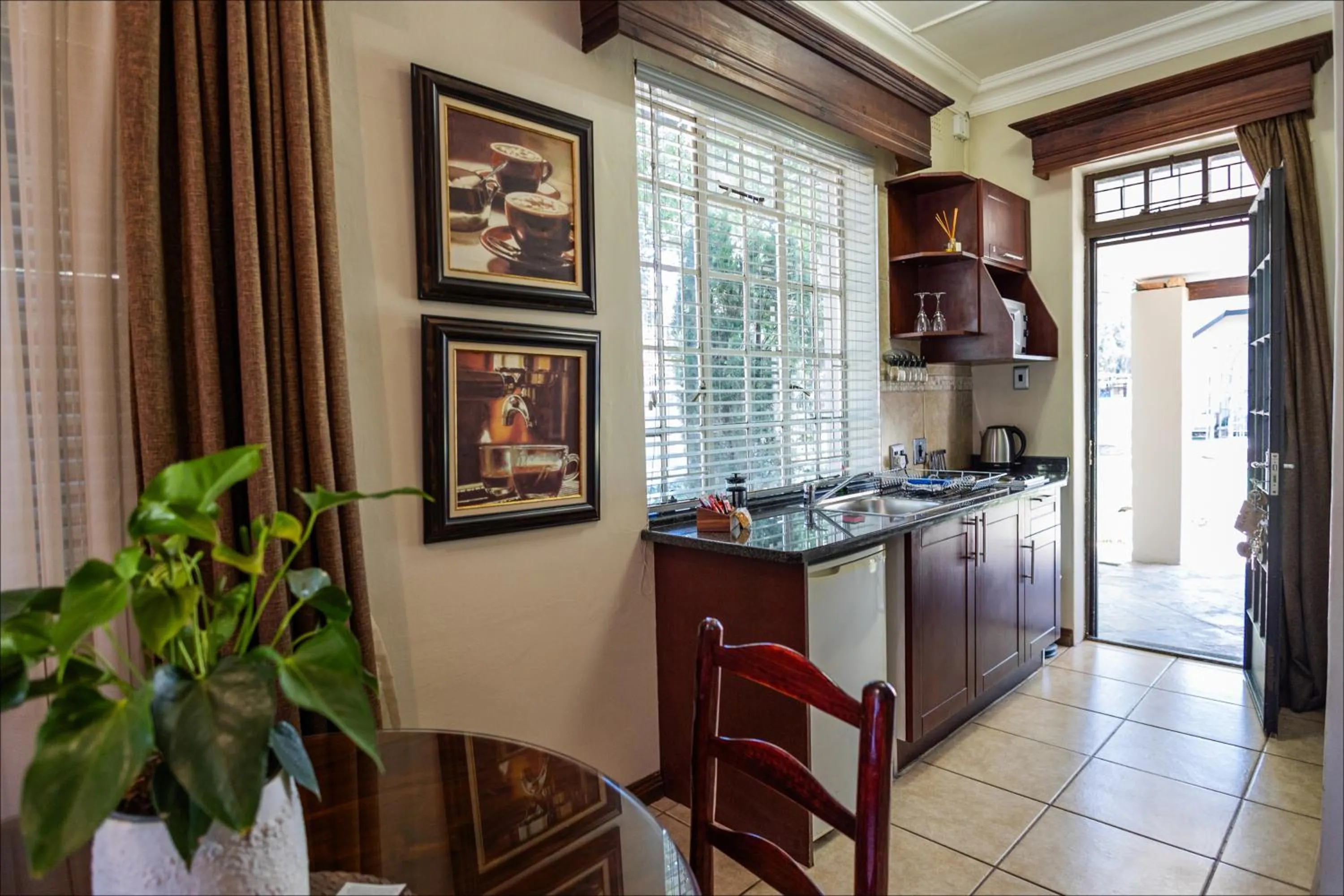 Superior Family Room in Scott's Manor Guesthouse Function and Conference Venue