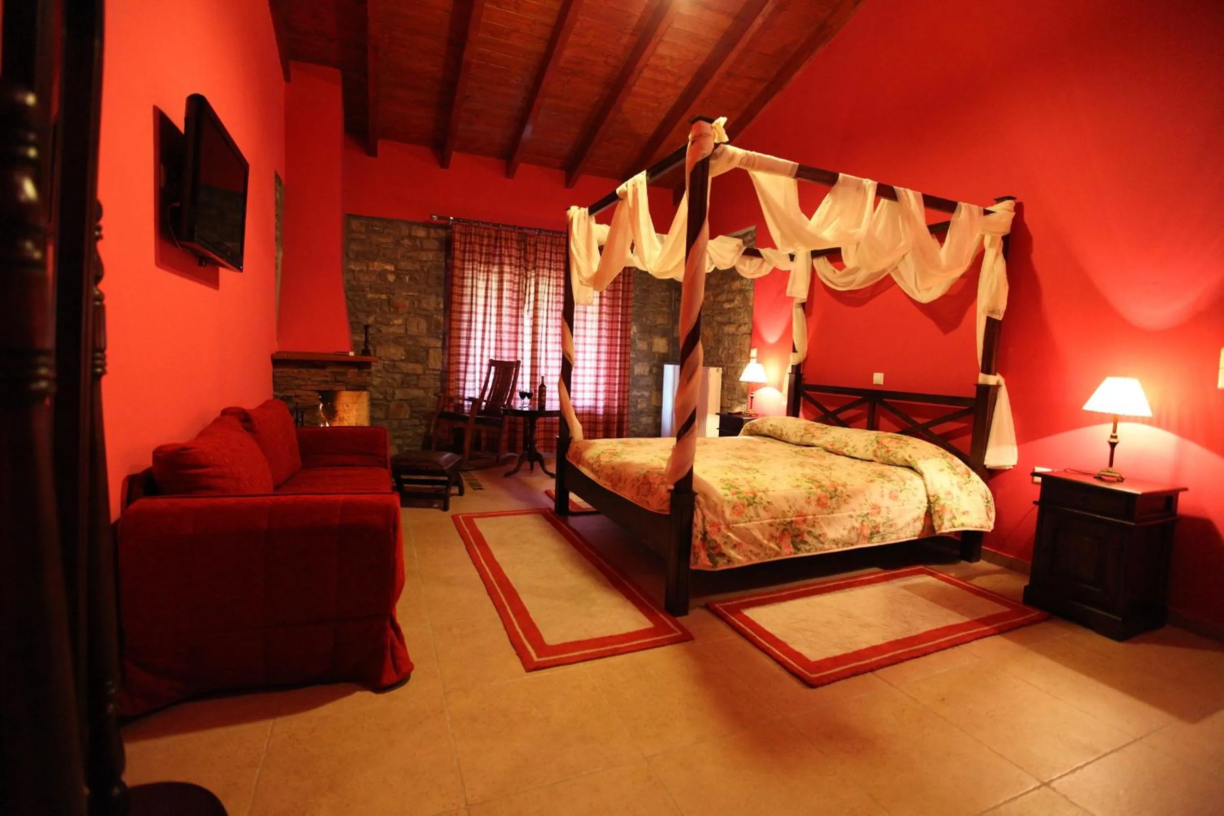 Photo of the whole room, Bed in Ta Petrina