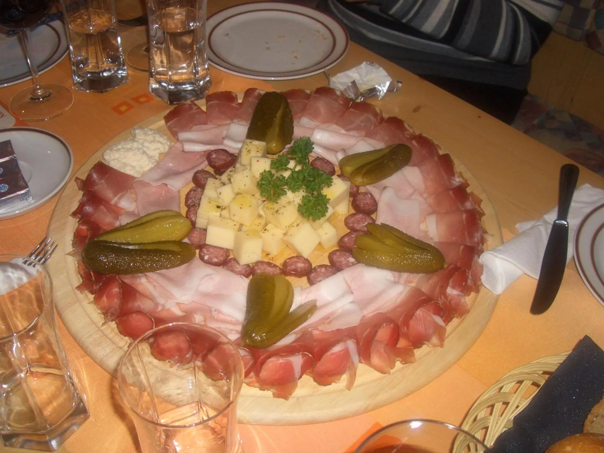 Food and drinks in Garni La Tambra