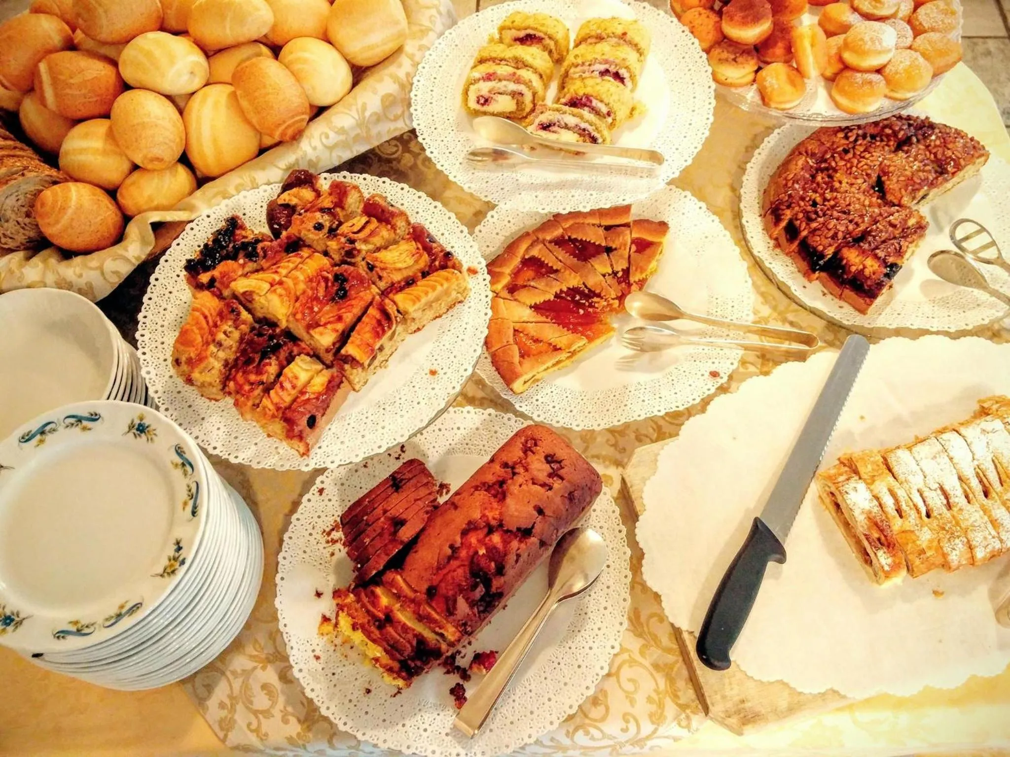 Restaurant/places to eat in Garden Hotel Bellariva